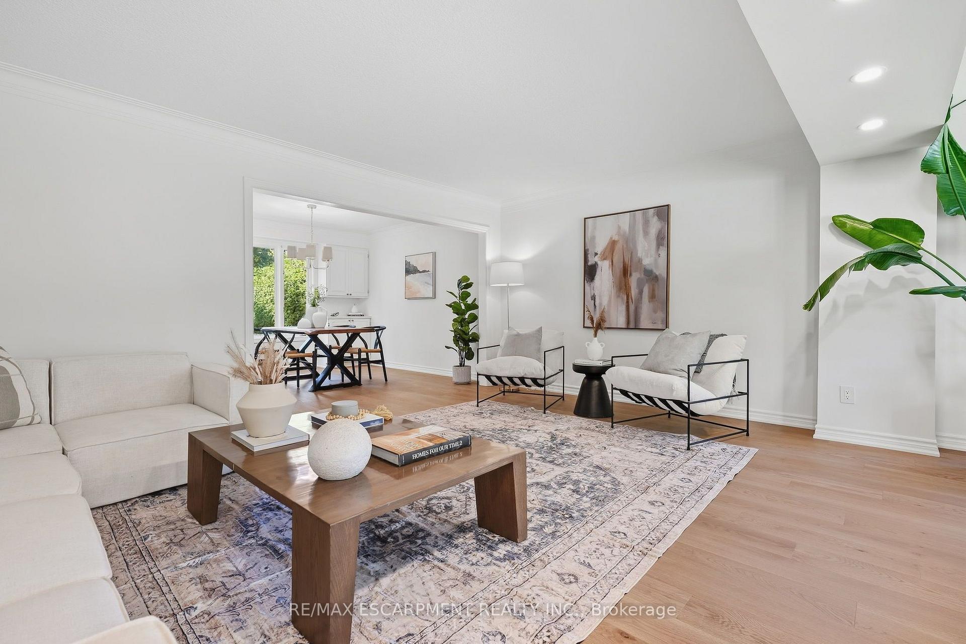Photo 10 of 4159 Spruce Avenue, Burlington, Shoreacres — HOMEH