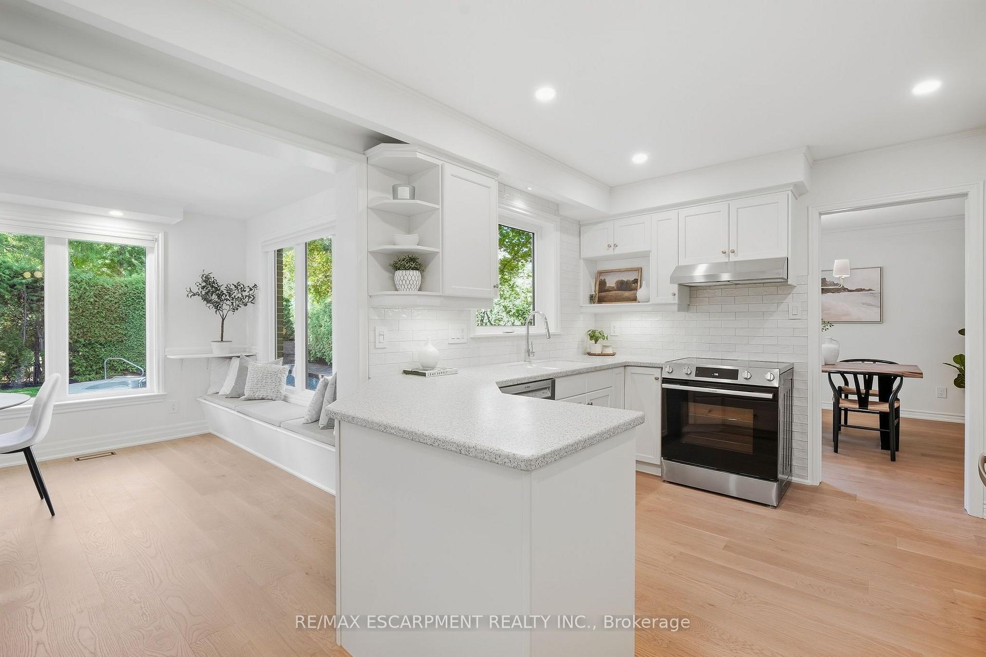 Photo 16 of 4159 Spruce Avenue, Burlington, Shoreacres — HOMEH