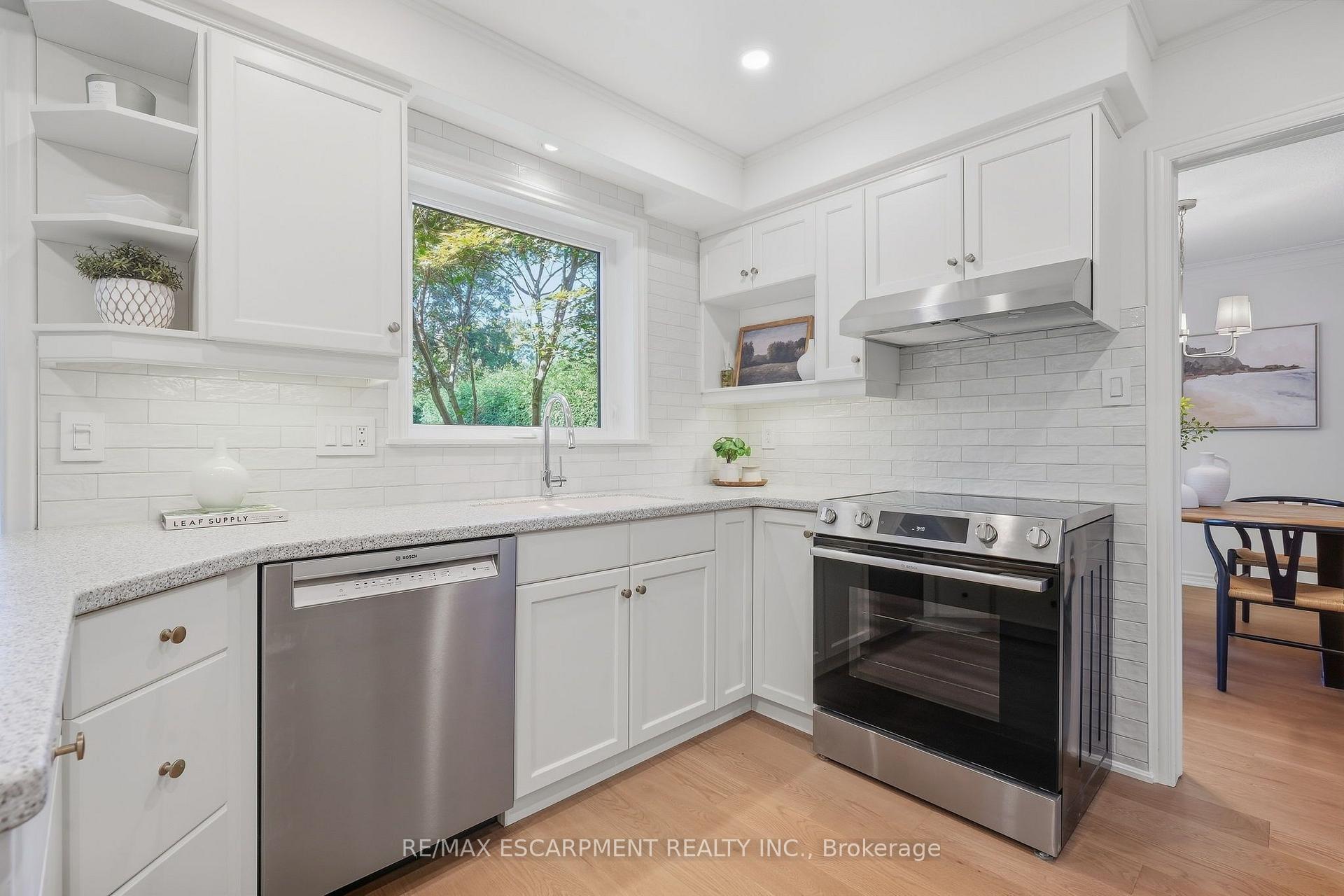 Photo 20 of 4159 Spruce Avenue, Burlington, Shoreacres — HOMEH