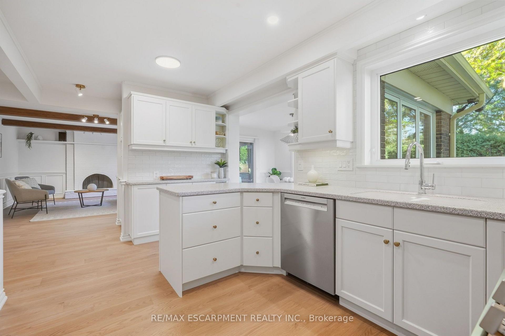 Photo 21 of 4159 Spruce Avenue, Burlington, Shoreacres — HOMEH