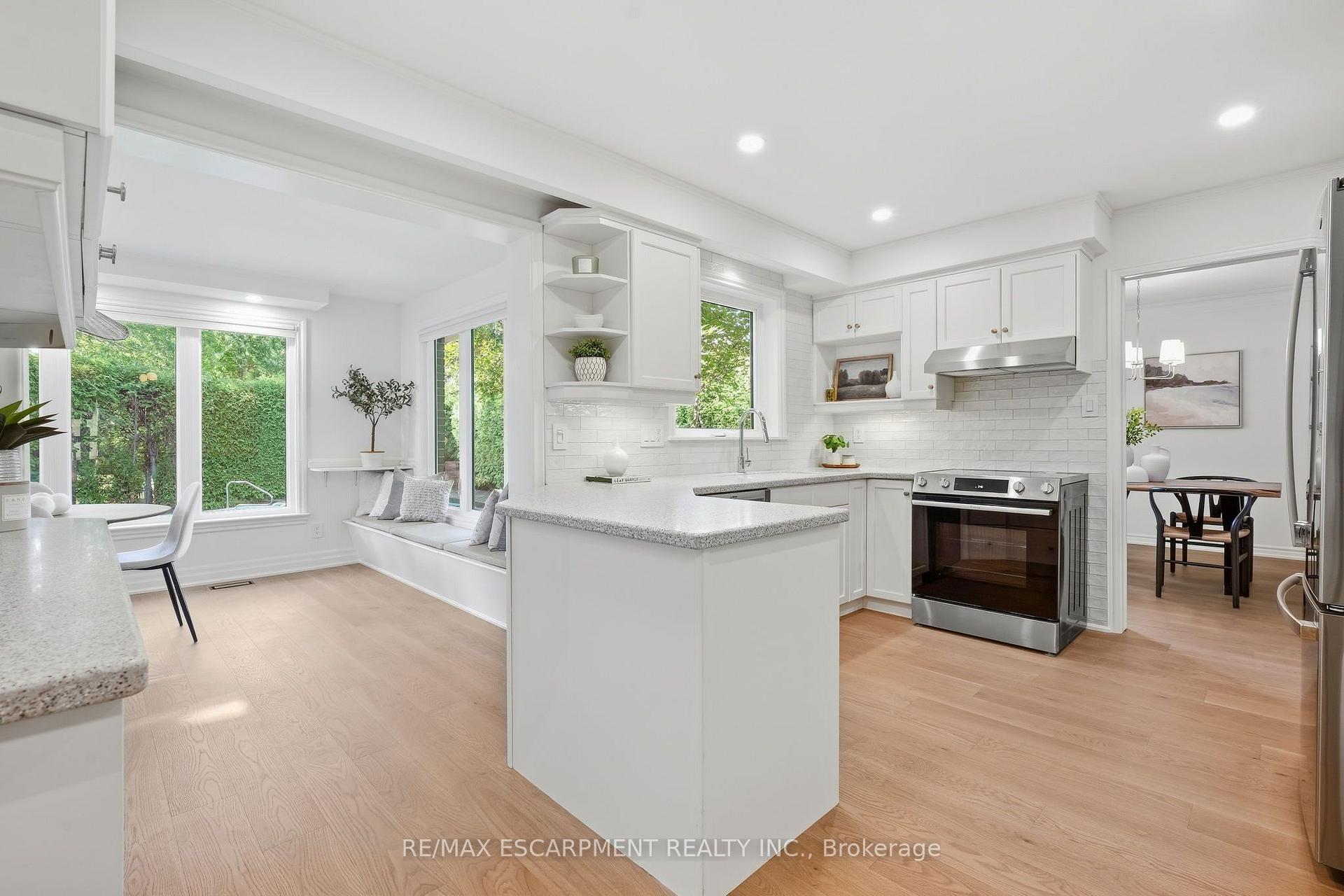 Photo 22 of 4159 Spruce Avenue, Burlington, Shoreacres — HOMEH