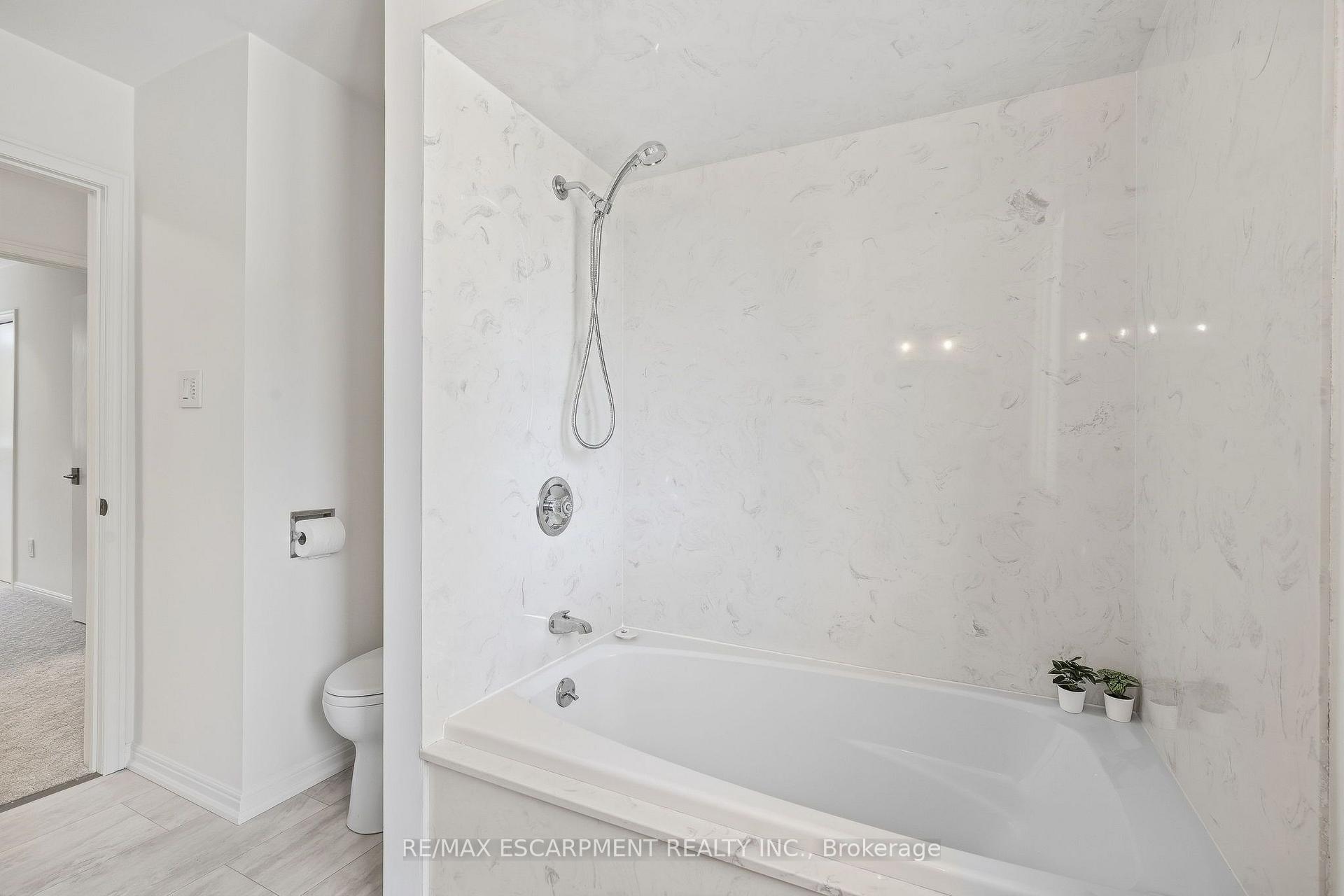 Photo 35 of 4159 Spruce Avenue, Burlington, Shoreacres — HOMEH