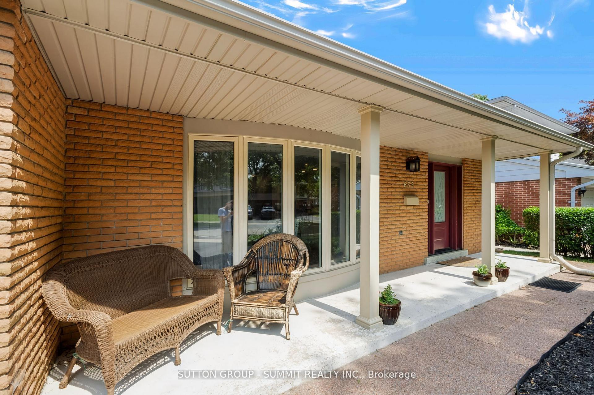 Photo 4 of 659 Cherrywood Drive, Burlington, LaSalle — HOMEH