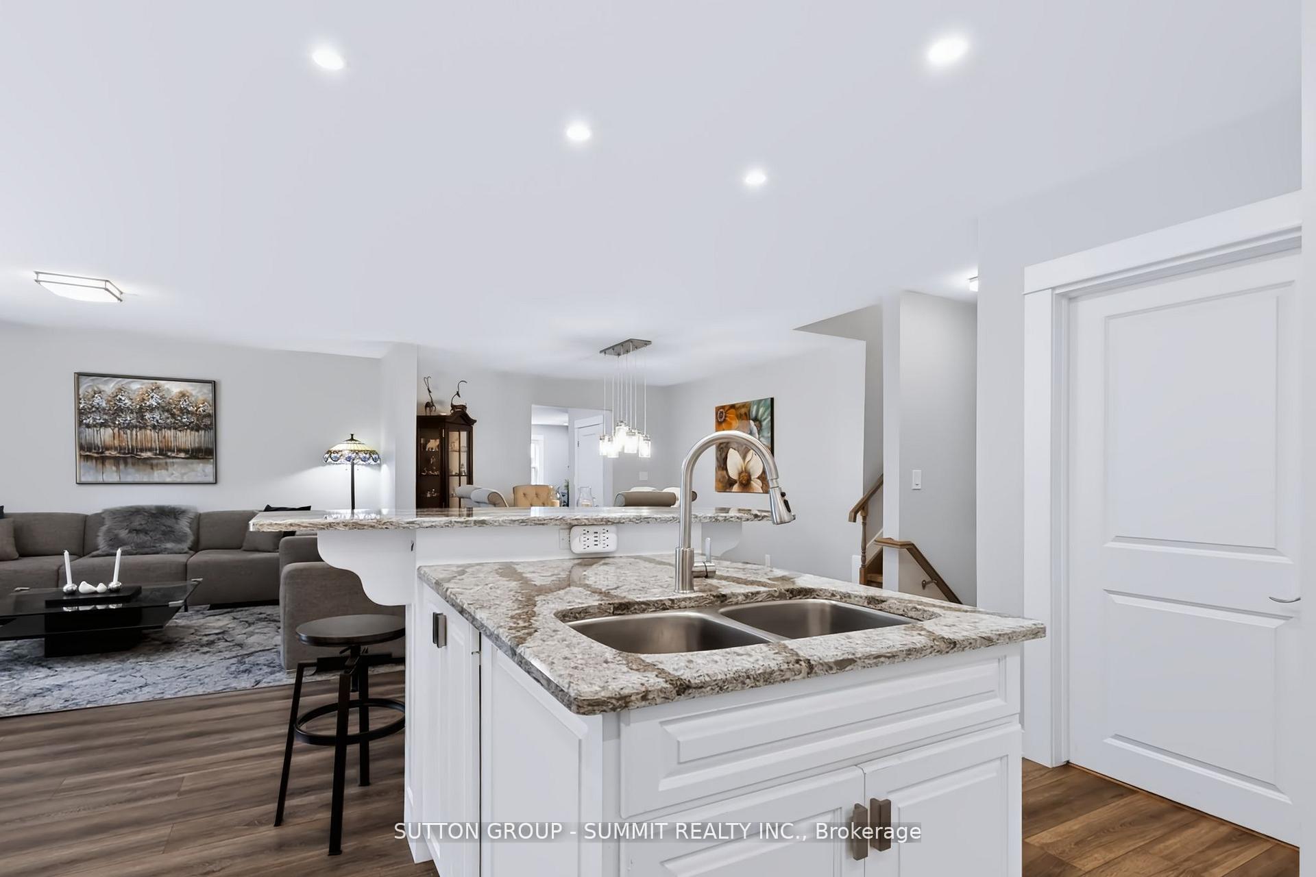 Photo 13 of 659 Cherrywood Drive, Burlington, LaSalle — HOMEH