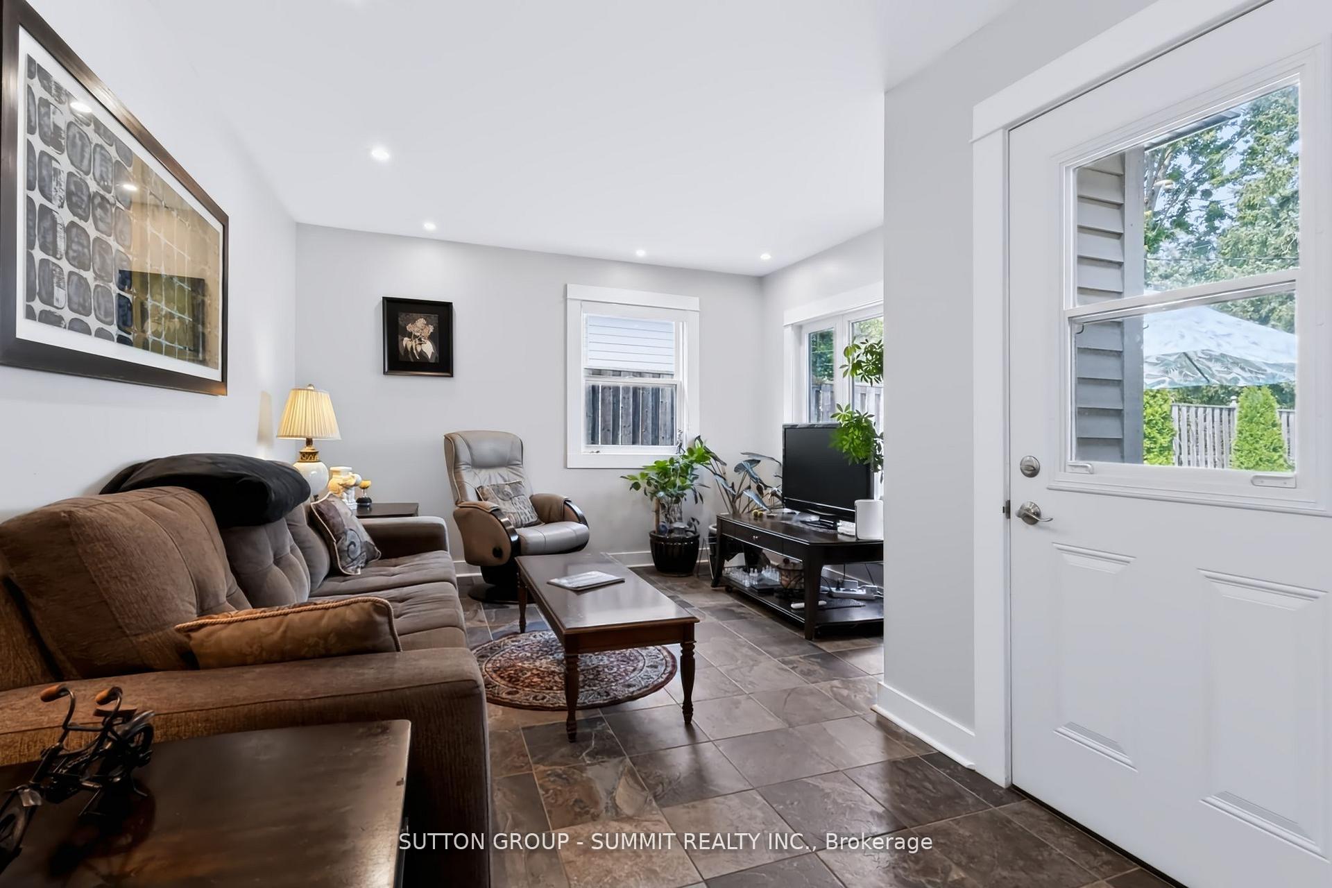 Photo 17 of 659 Cherrywood Drive, Burlington, LaSalle — HOMEH