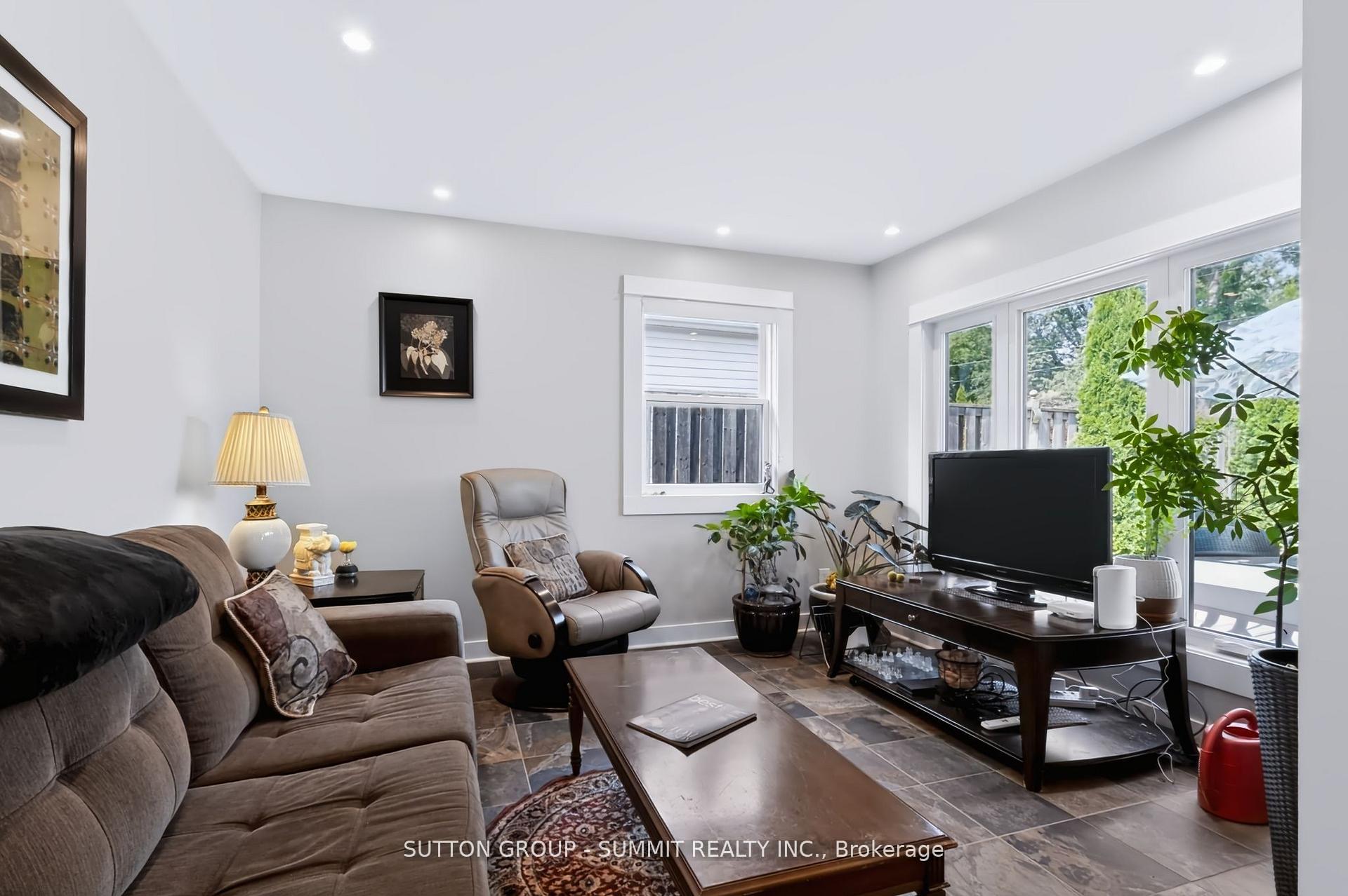 Photo 18 of 659 Cherrywood Drive, Burlington, LaSalle — HOMEH