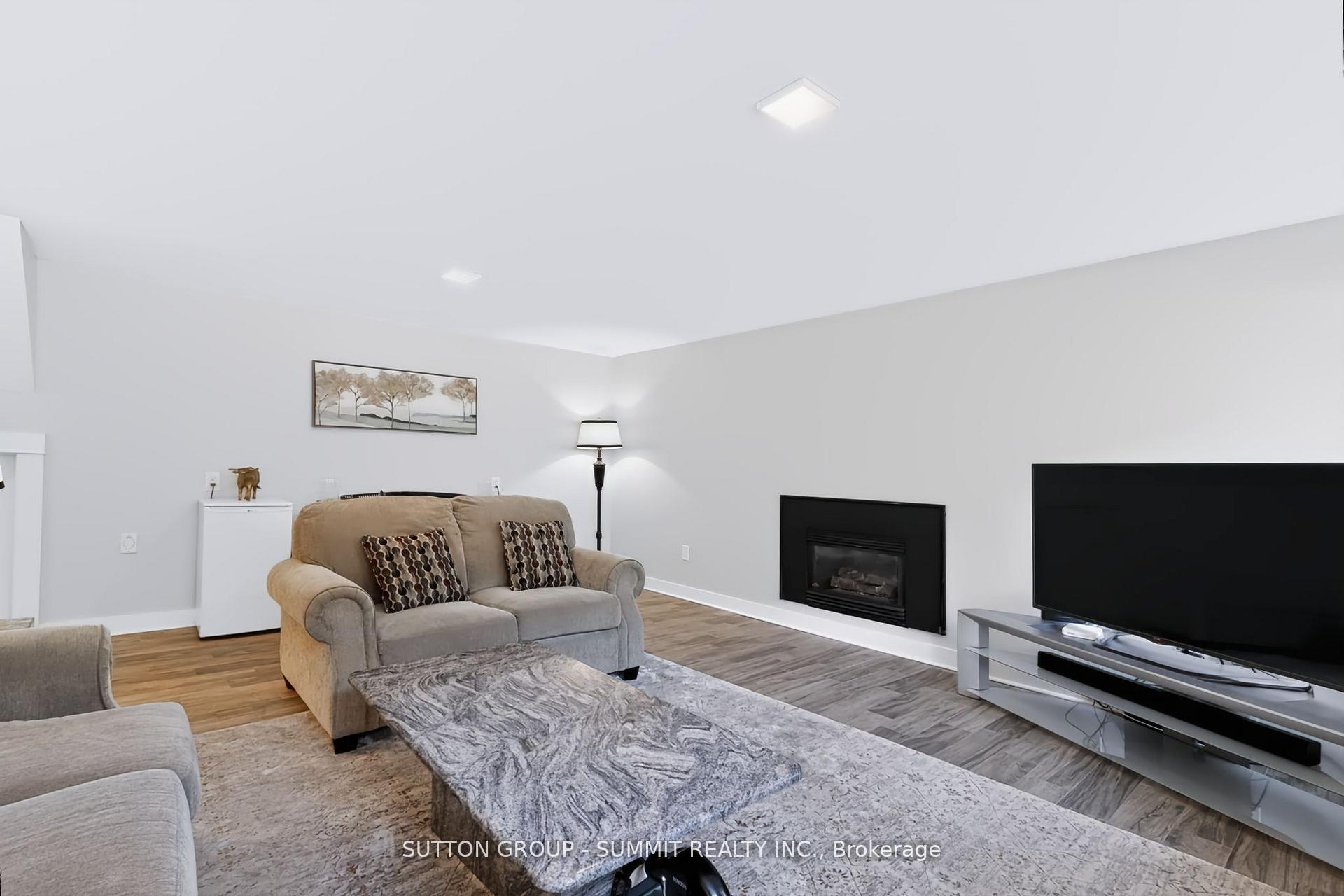 Photo 32 of 659 Cherrywood Drive, Burlington, LaSalle — HOMEH