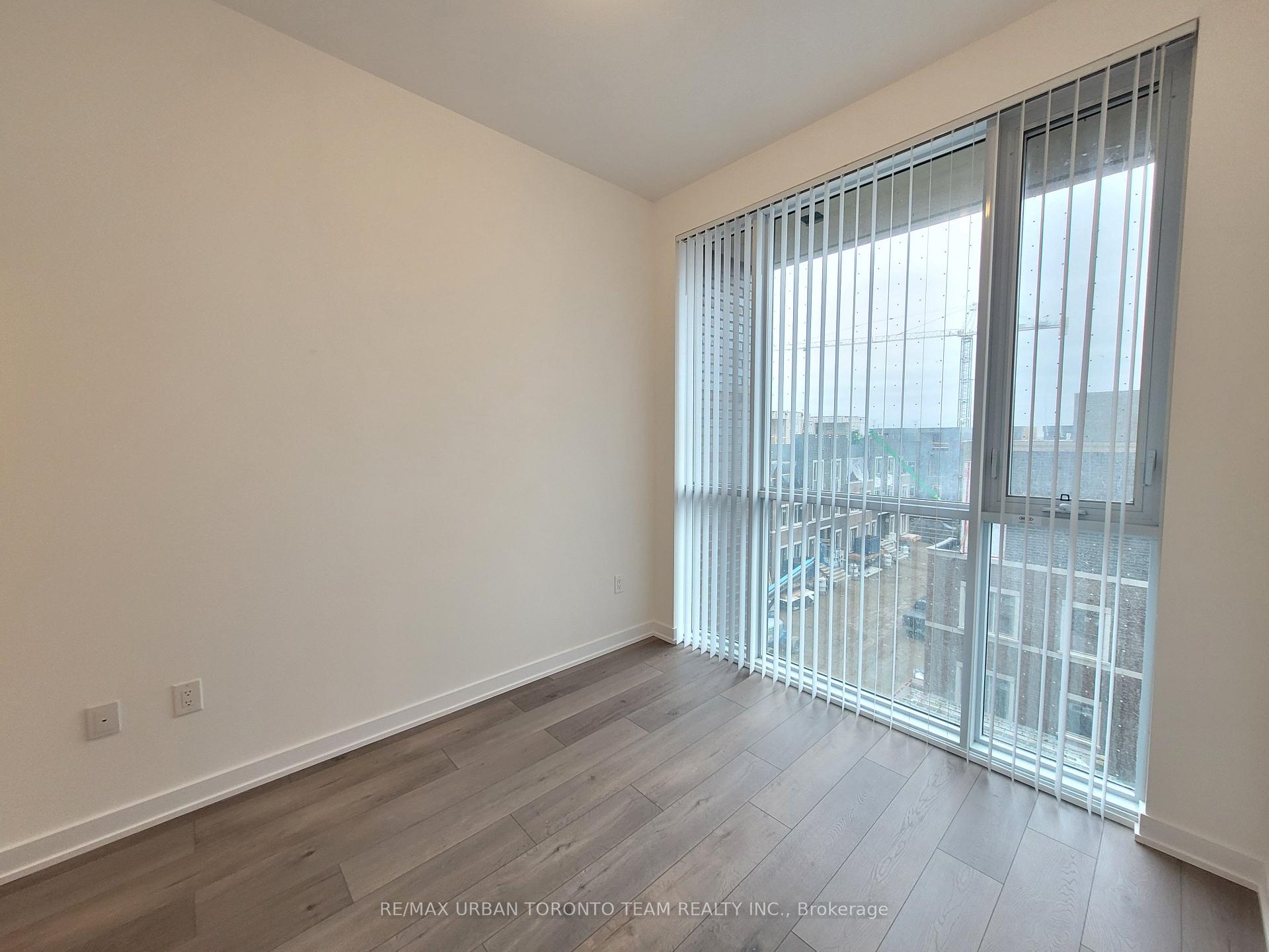 Photo 5 of Unit 306, 10 Honeycrisp Crescent, Vaughan, Vaughan Corporate Centre — HOMEH