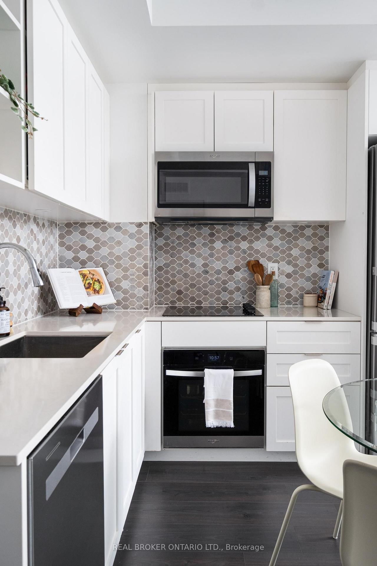 Photo 8 of Unit 528, 543 Richmond Street W, Toronto, Waterfront Communities — HOMEH