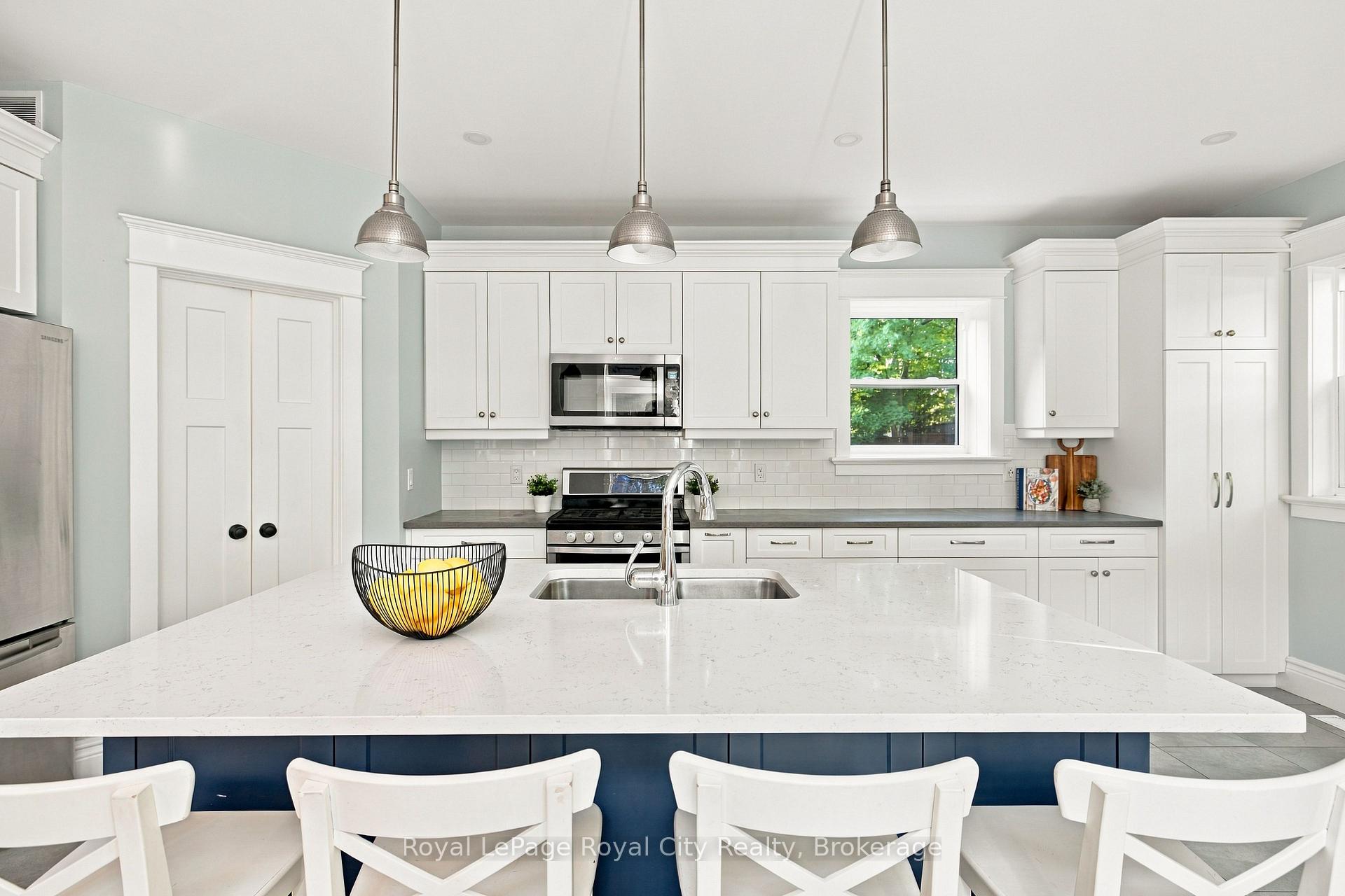 Photo 15 of 40 Lyon Avenue, Guelph, Exhibition Park — HOMEH