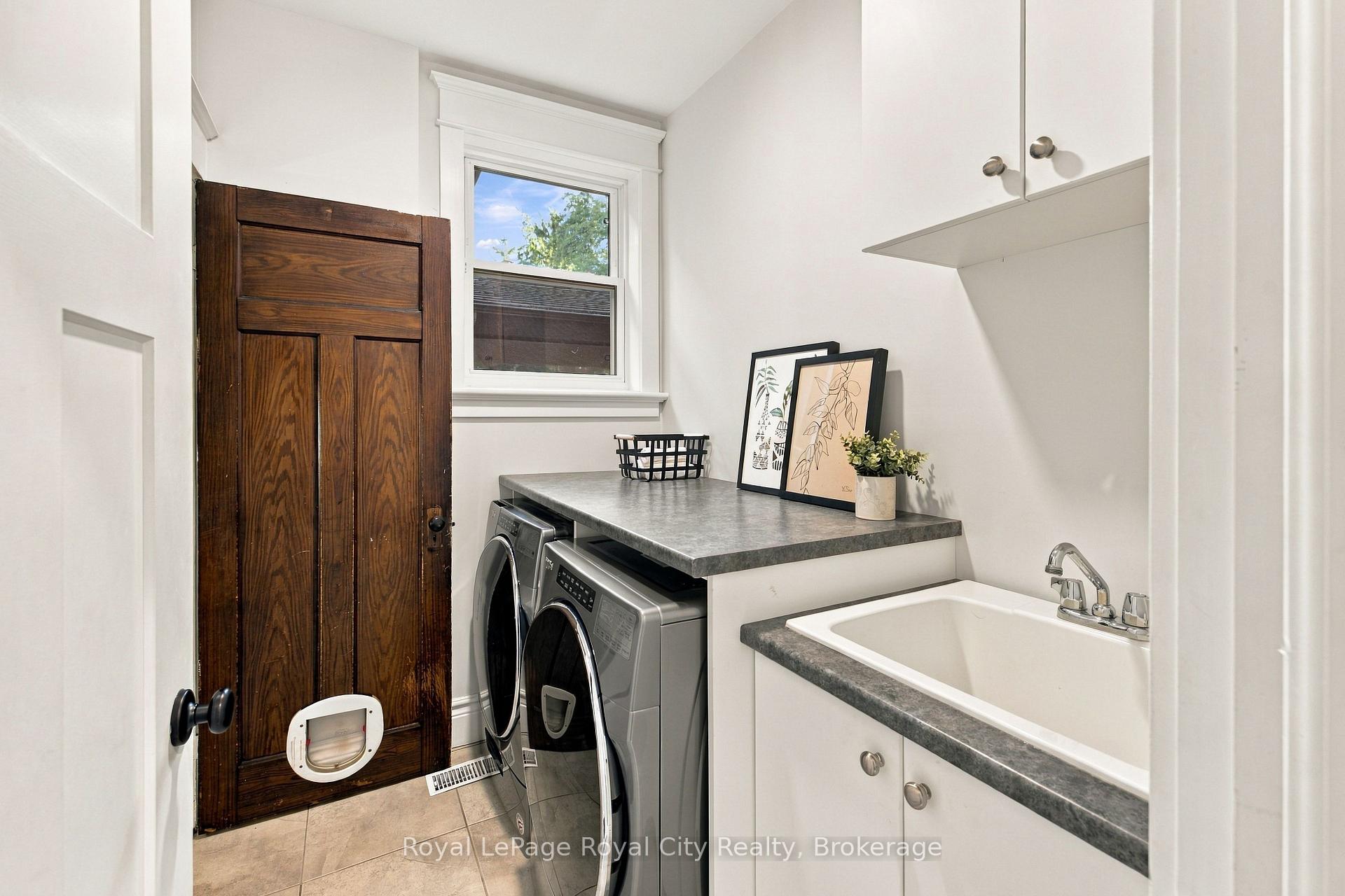 Photo 18 of 40 Lyon Avenue, Guelph, Exhibition Park — HOMEH