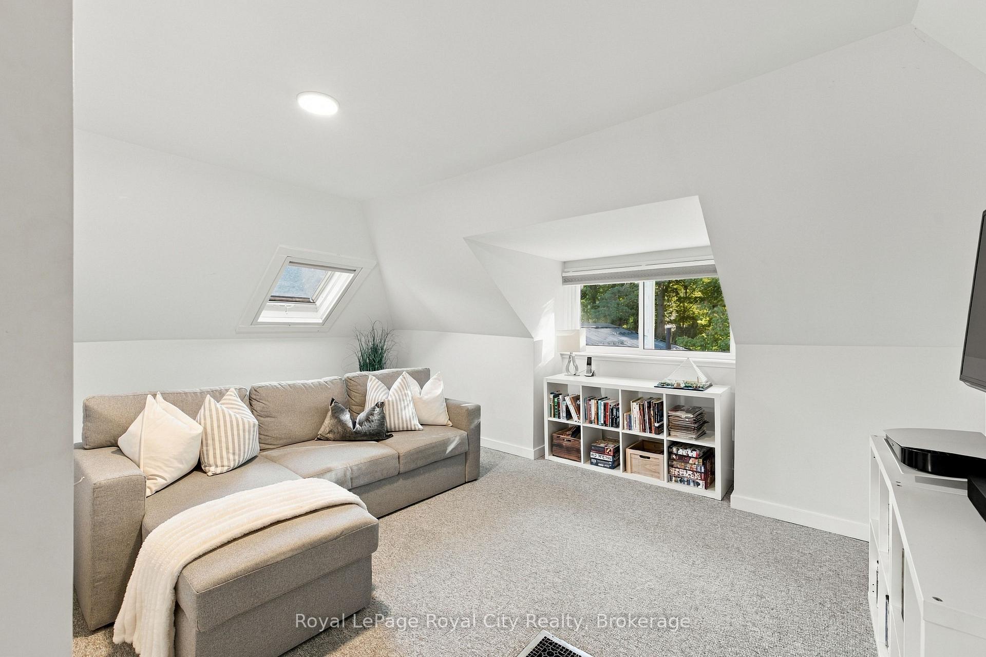 Photo 33 of 40 Lyon Avenue, Guelph, Exhibition Park — HOMEH