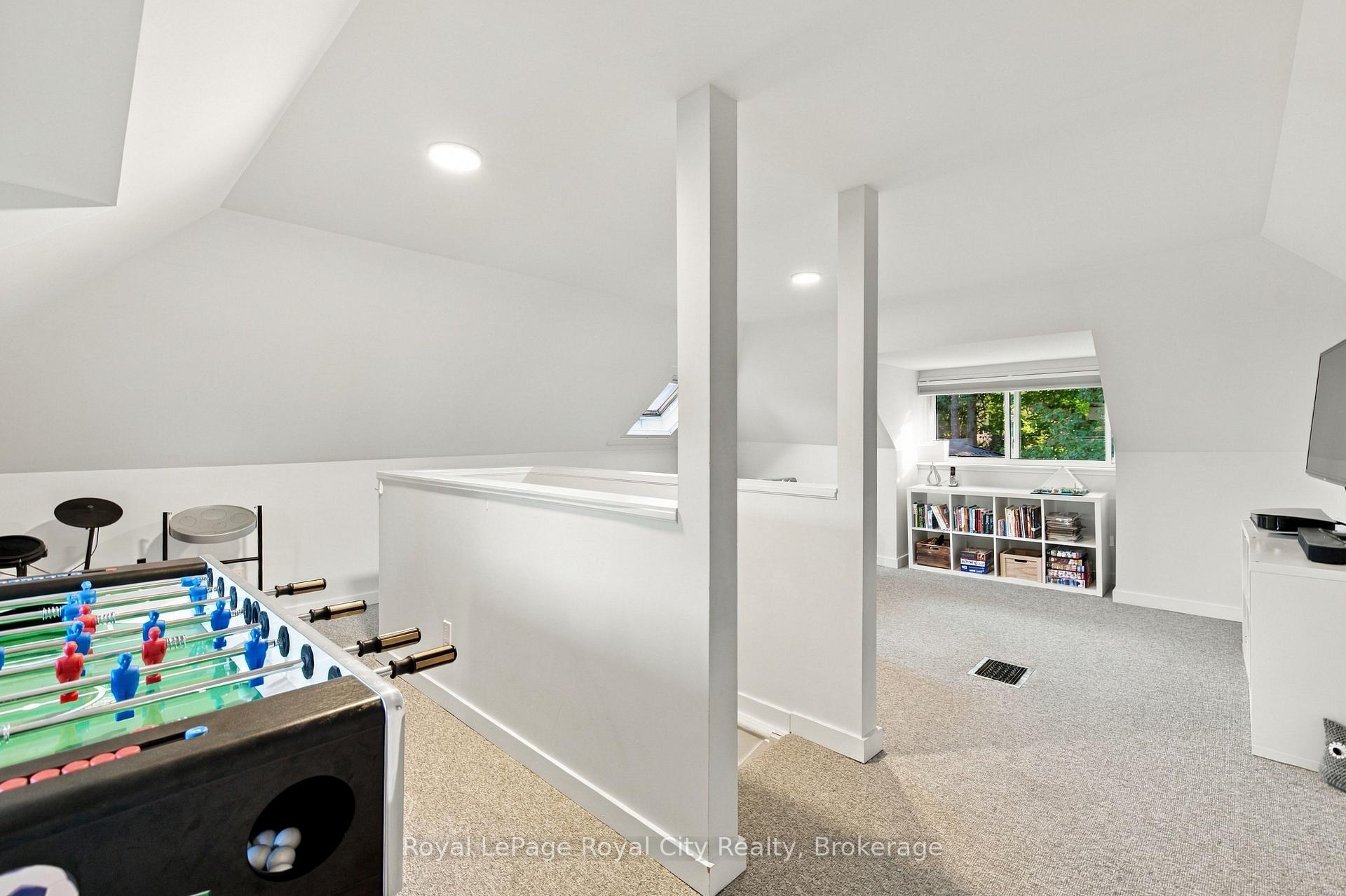 Photo 35 of 40 Lyon Avenue, Guelph, Exhibition Park — HOMEH