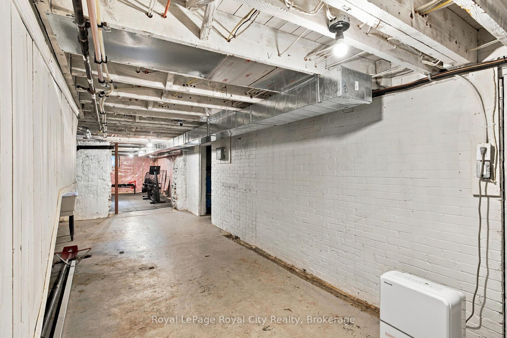 Photo 36 of 40 Lyon Avenue, Guelph, Exhibition Park — HOMEH