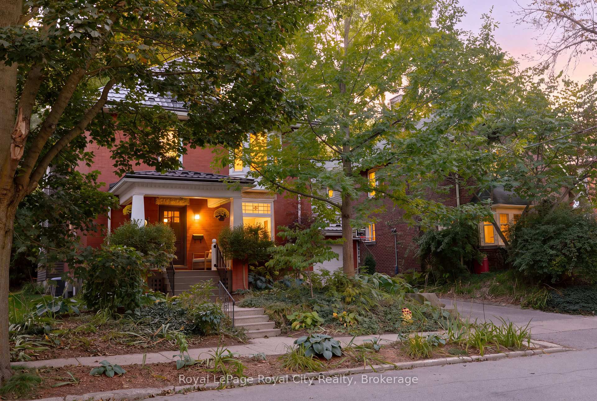 Photo 45 of 40 Lyon Avenue, Guelph, Exhibition Park — HOMEH