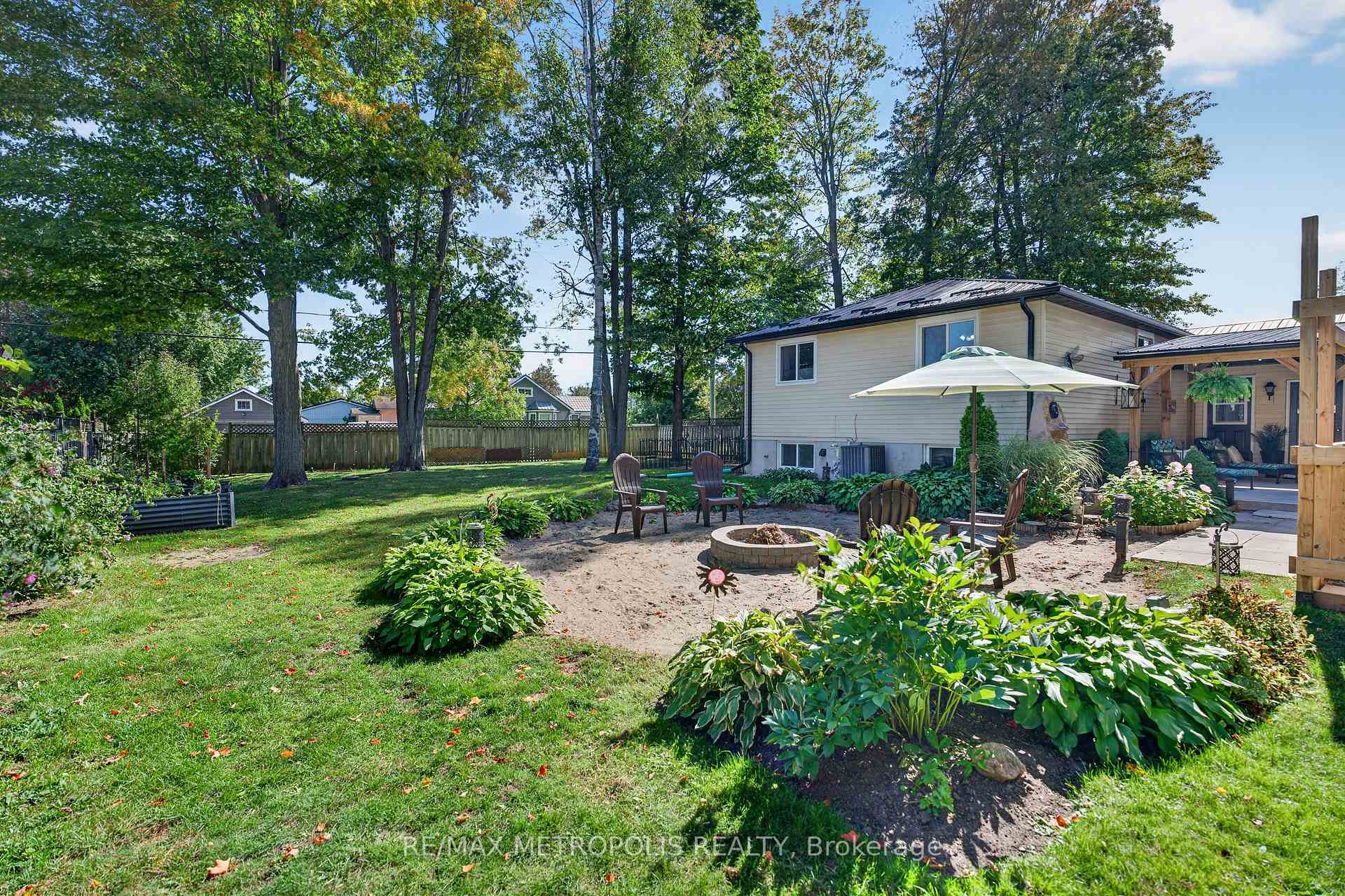 Photo 41 of 822 10th Line, Innisfil, Rural Innisfil — HOMEH