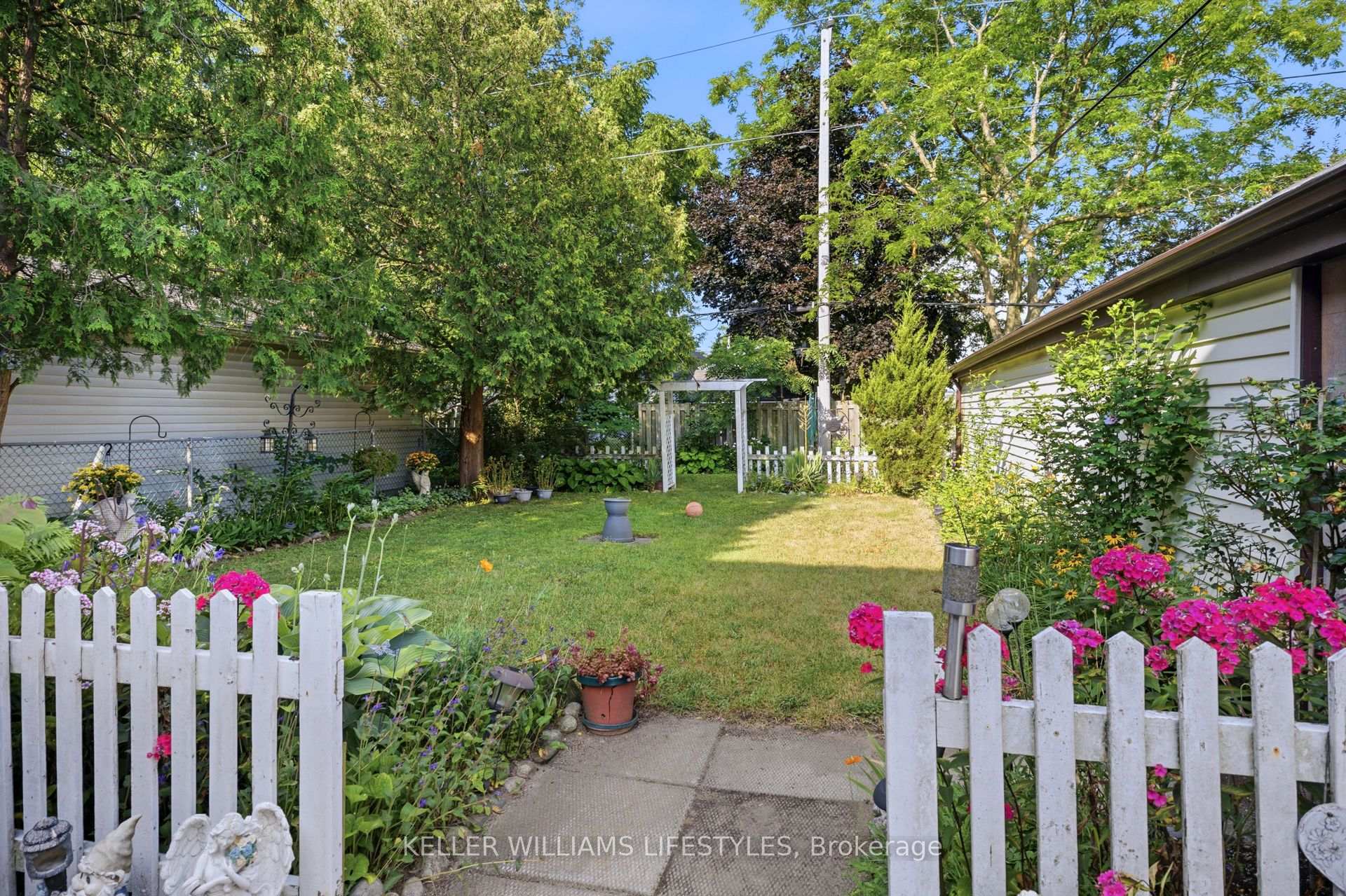 Photo 25 of 43 Stevenson Avenue, London, East N — HOMEH