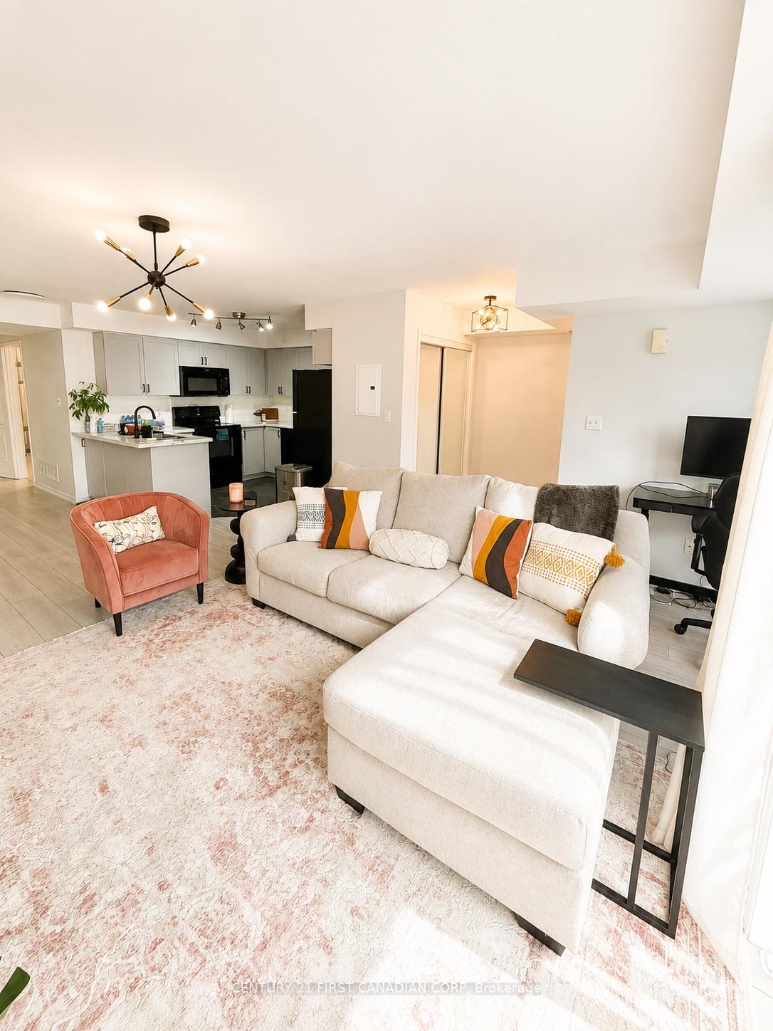 Photo 3 of Unit 2, 35 Hays Boulevard, Oakville, River Oaks — HOMEH