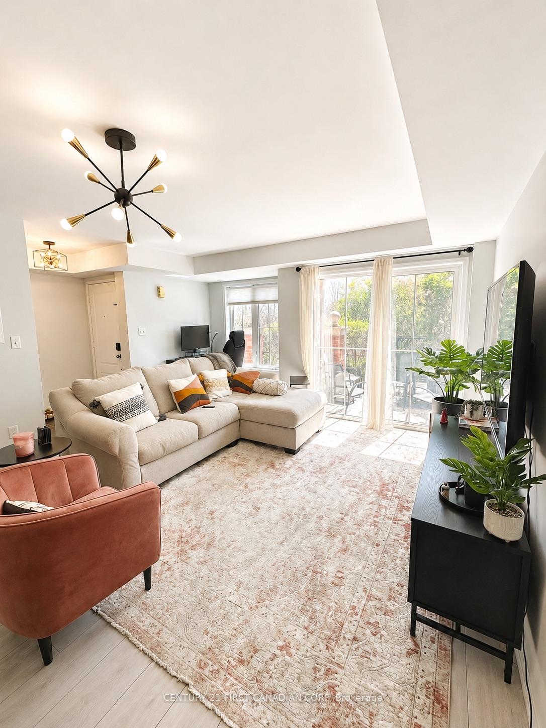 Photo 4 of Unit 2, 35 Hays Boulevard, Oakville, River Oaks — HOMEH