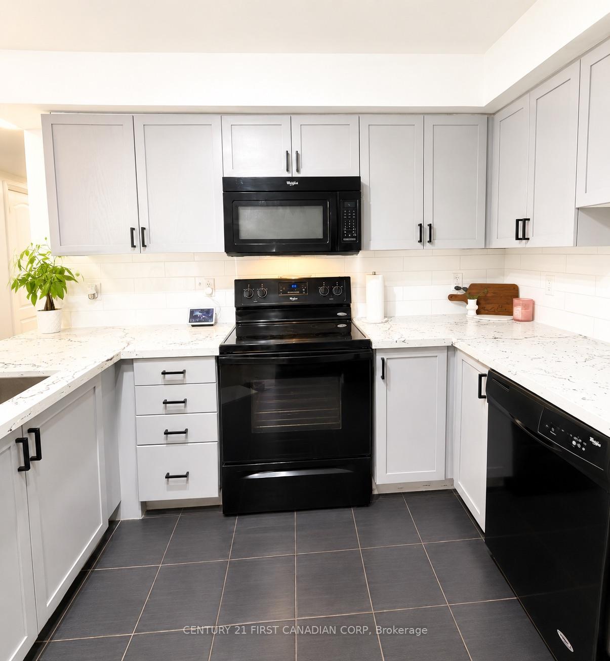Photo 7 of Unit 2, 35 Hays Boulevard, Oakville, River Oaks — HOMEH