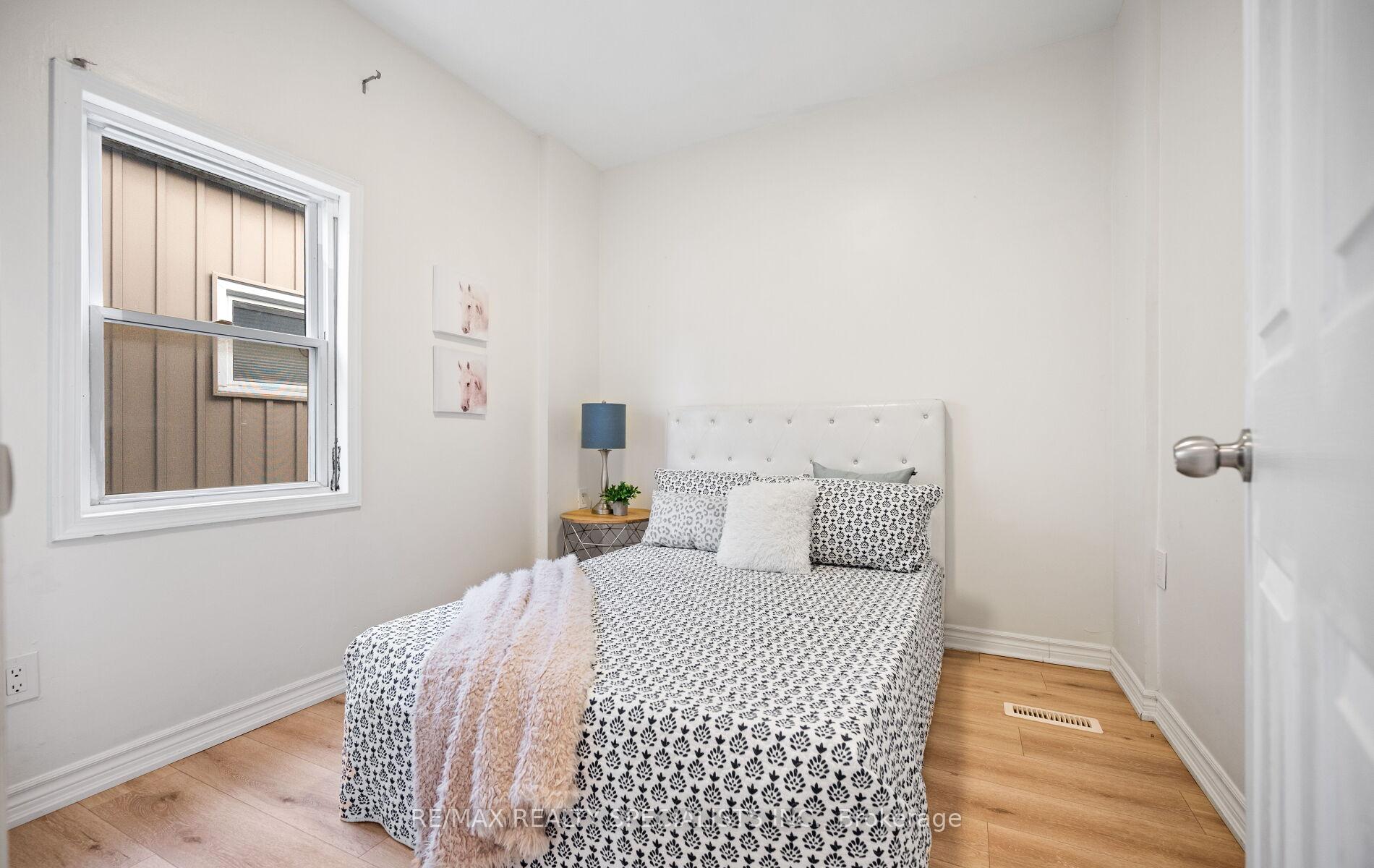 Photo 16 of 35 Britannia Avenue, Hamilton, Crown Point — HOMEH