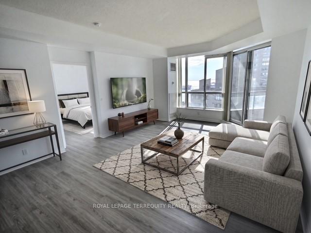 Photo 4 of Unit 2322, 230 Queens Quay W, Toronto, Waterfront Communities — HOMEH