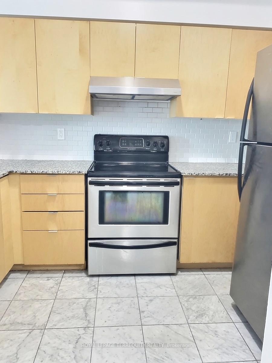 Photo 7 of Unit 2322, 230 Queens Quay W, Toronto, Waterfront Communities — HOMEH