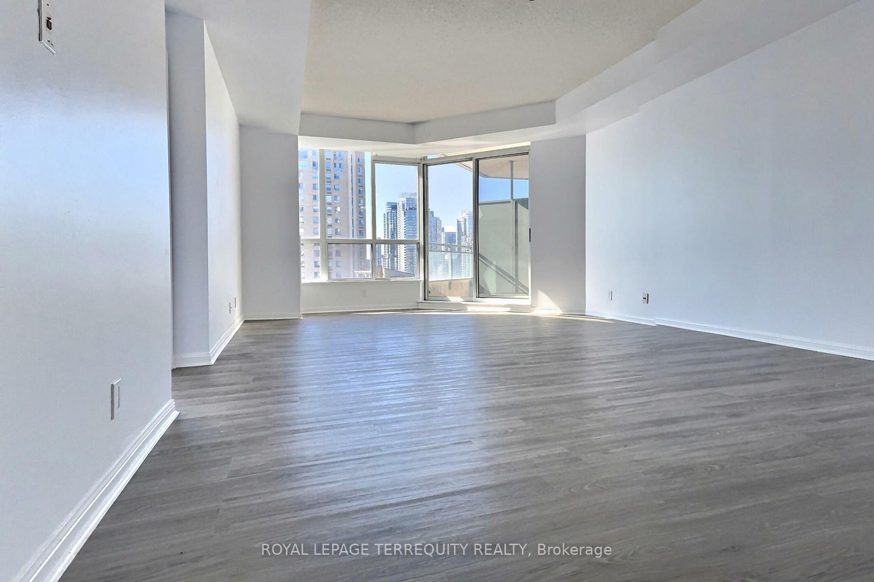Photo 9 of Unit 2322, 230 Queens Quay W, Toronto, Waterfront Communities — HOMEH