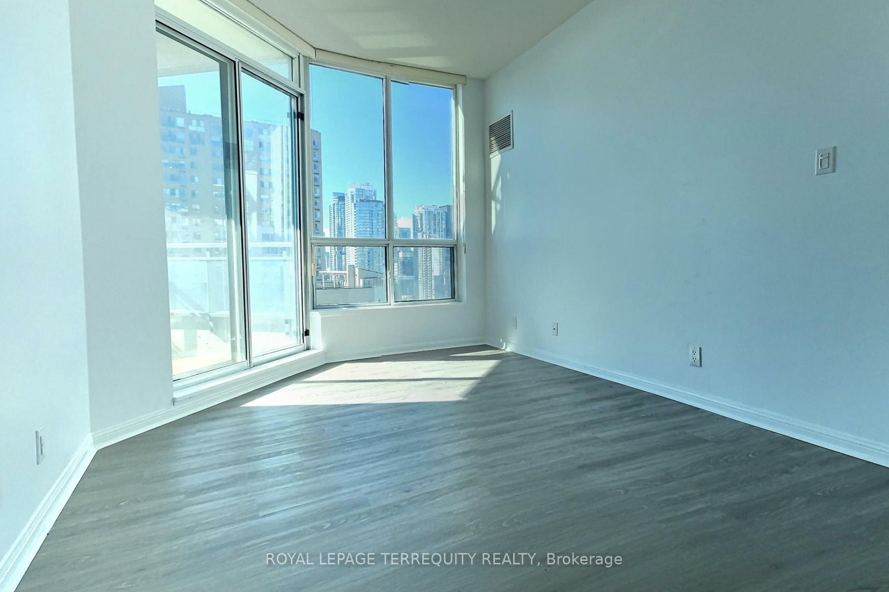 Photo 10 of Unit 2322, 230 Queens Quay W, Toronto, Waterfront Communities — HOMEH