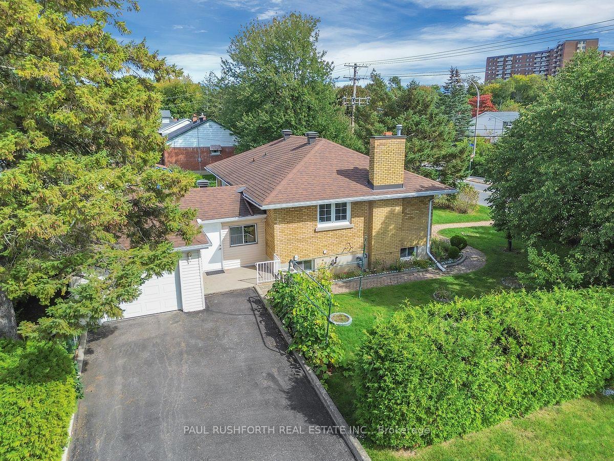 Photo 4 of 41 Capilano Drive, Ottawa, City View/Skyline/Fisher Heights/Parkwood Hills — HOMEH