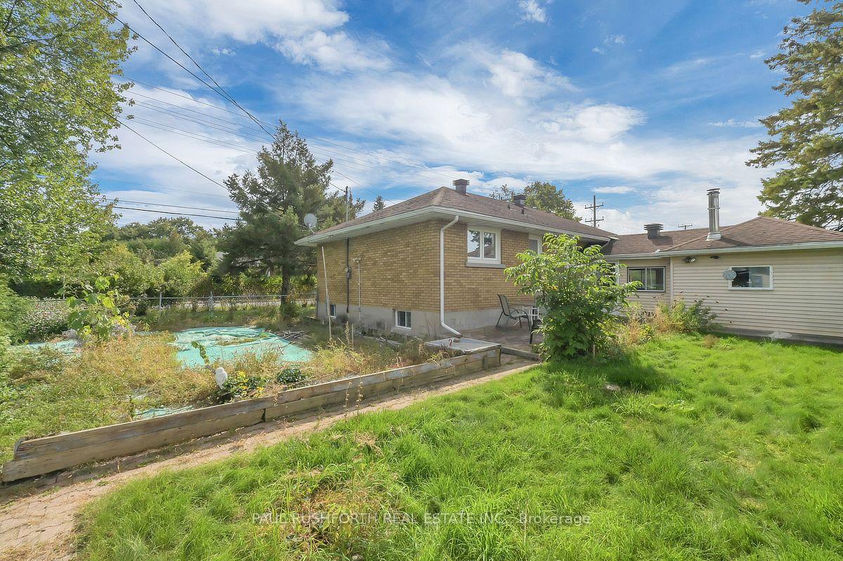 Photo 35 of 41 Capilano Drive, Ottawa, City View/Skyline/Fisher Heights/Parkwood Hills — HOMEH