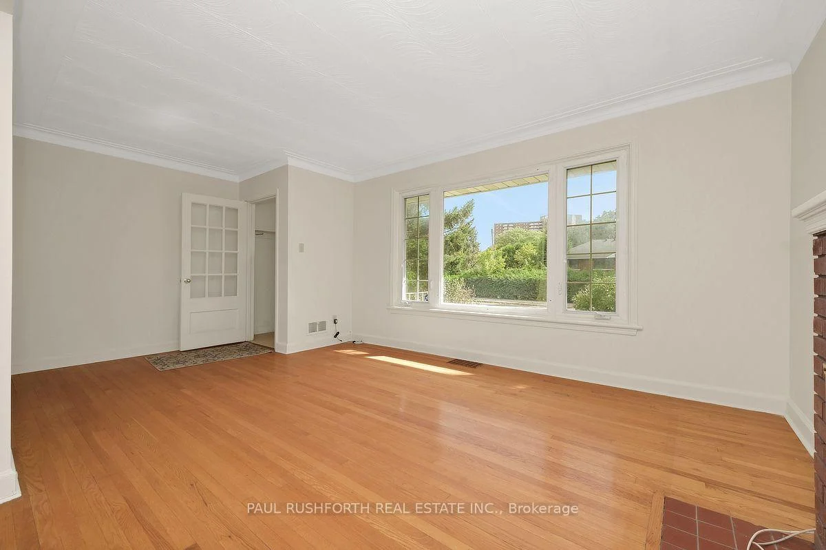 Photo 11 of 41 Capilano Drive, Ottawa, City View/Skyline/Fisher Heights/Parkwood Hills — HOMEH