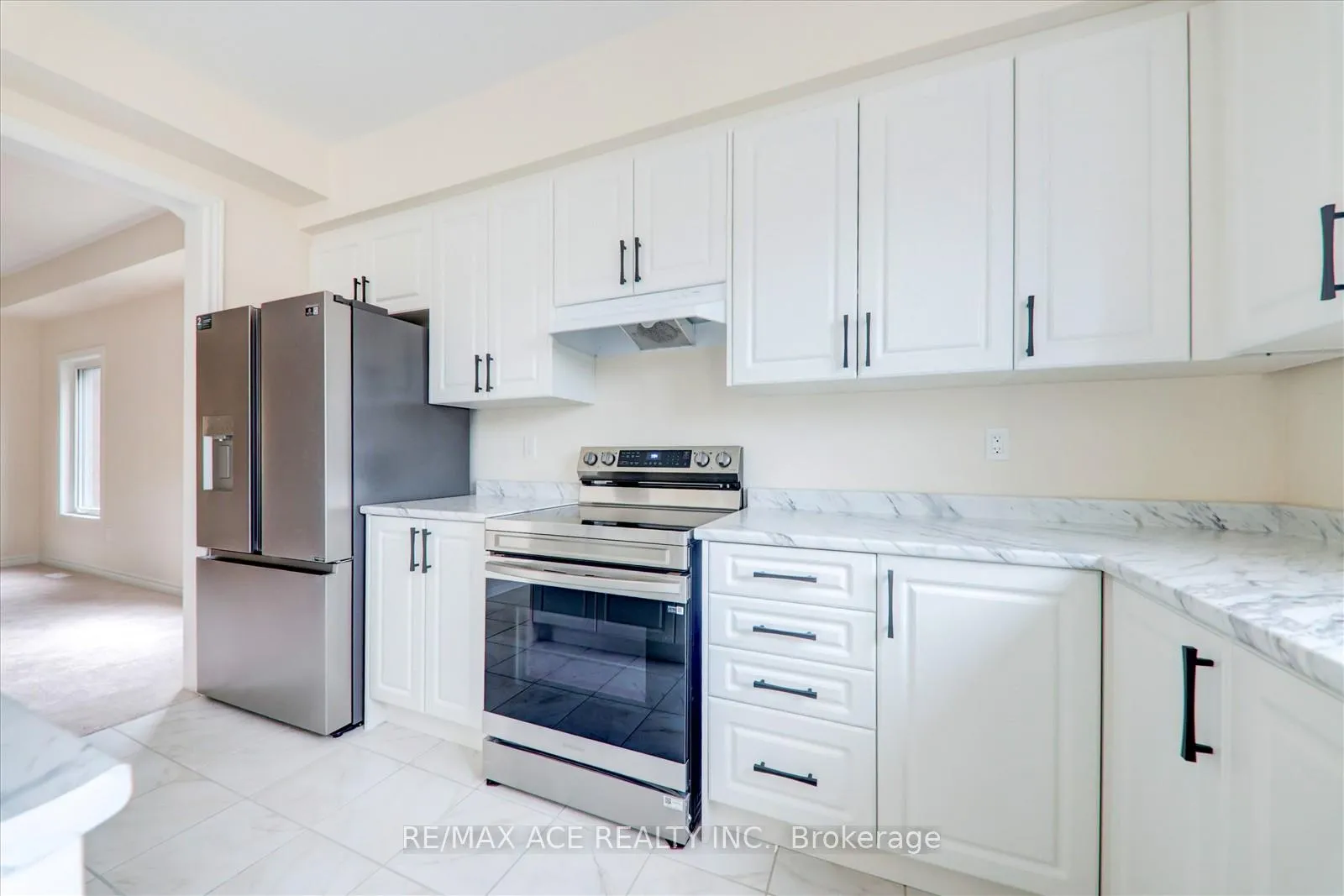 Photo 13 of 41 North Garden Boulevard, Scugog, Port Perry — HOMEH