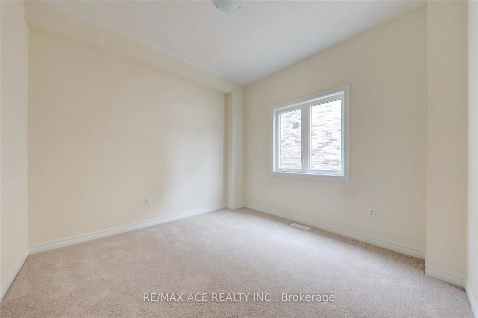 Photo 15 of 41 North Garden Boulevard, Scugog, Port Perry — HOMEH