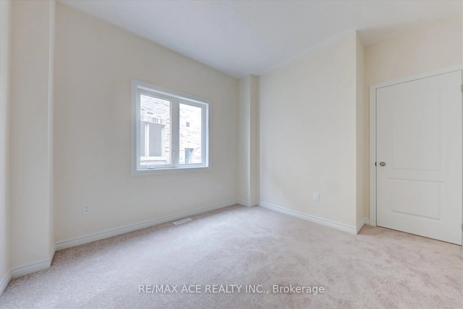 Photo 16 of 41 North Garden Boulevard, Scugog, Port Perry — HOMEH