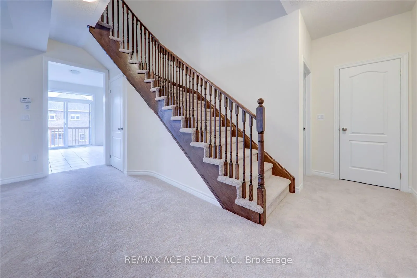 Photo 17 of 41 North Garden Boulevard, Scugog, Port Perry — HOMEH