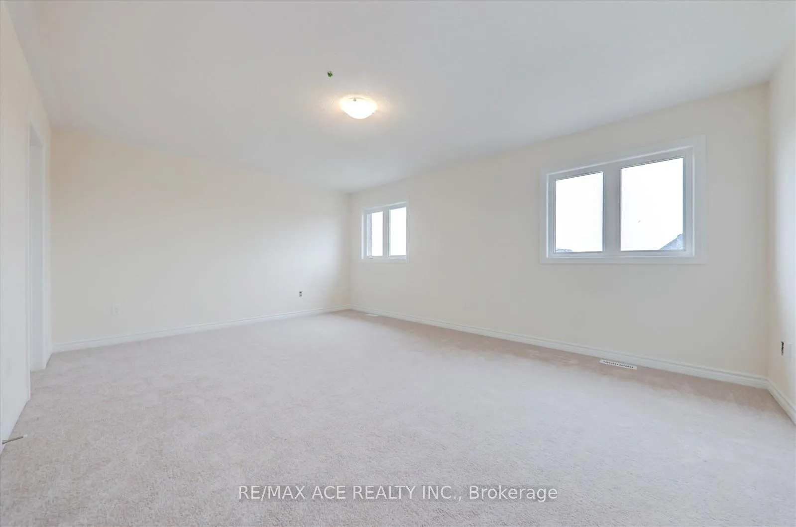 Photo 19 of 41 North Garden Boulevard, Scugog, Port Perry — HOMEH