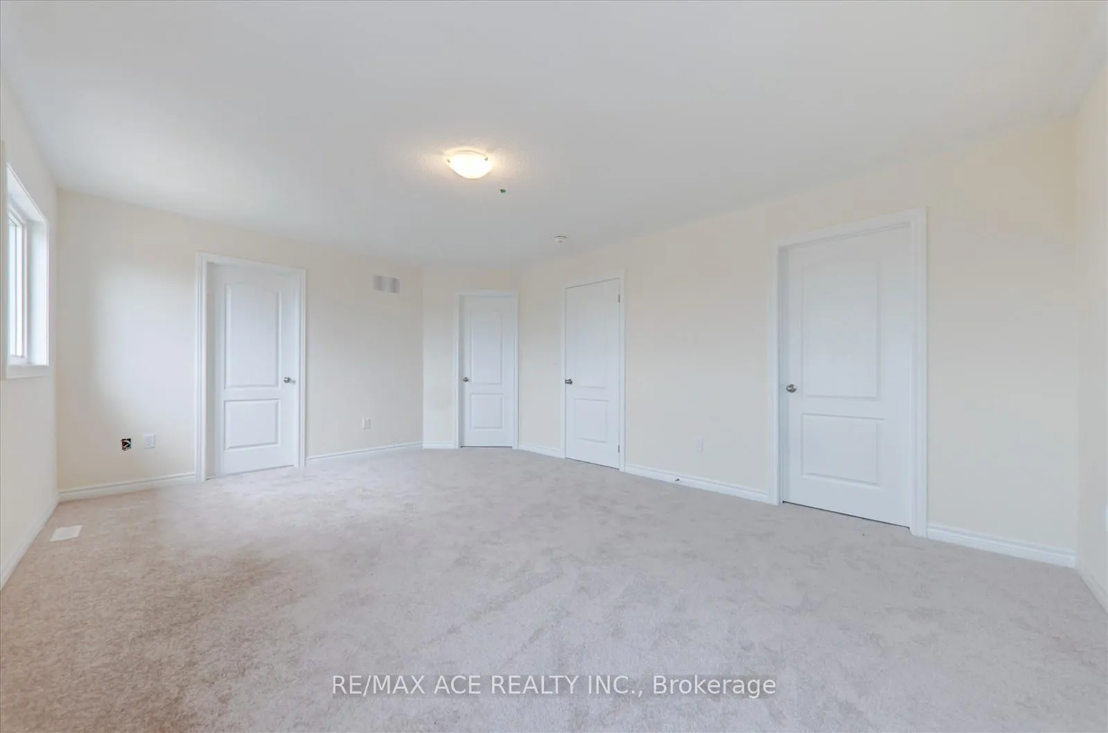 Photo 24 of 41 North Garden Boulevard, Scugog, Port Perry — HOMEH