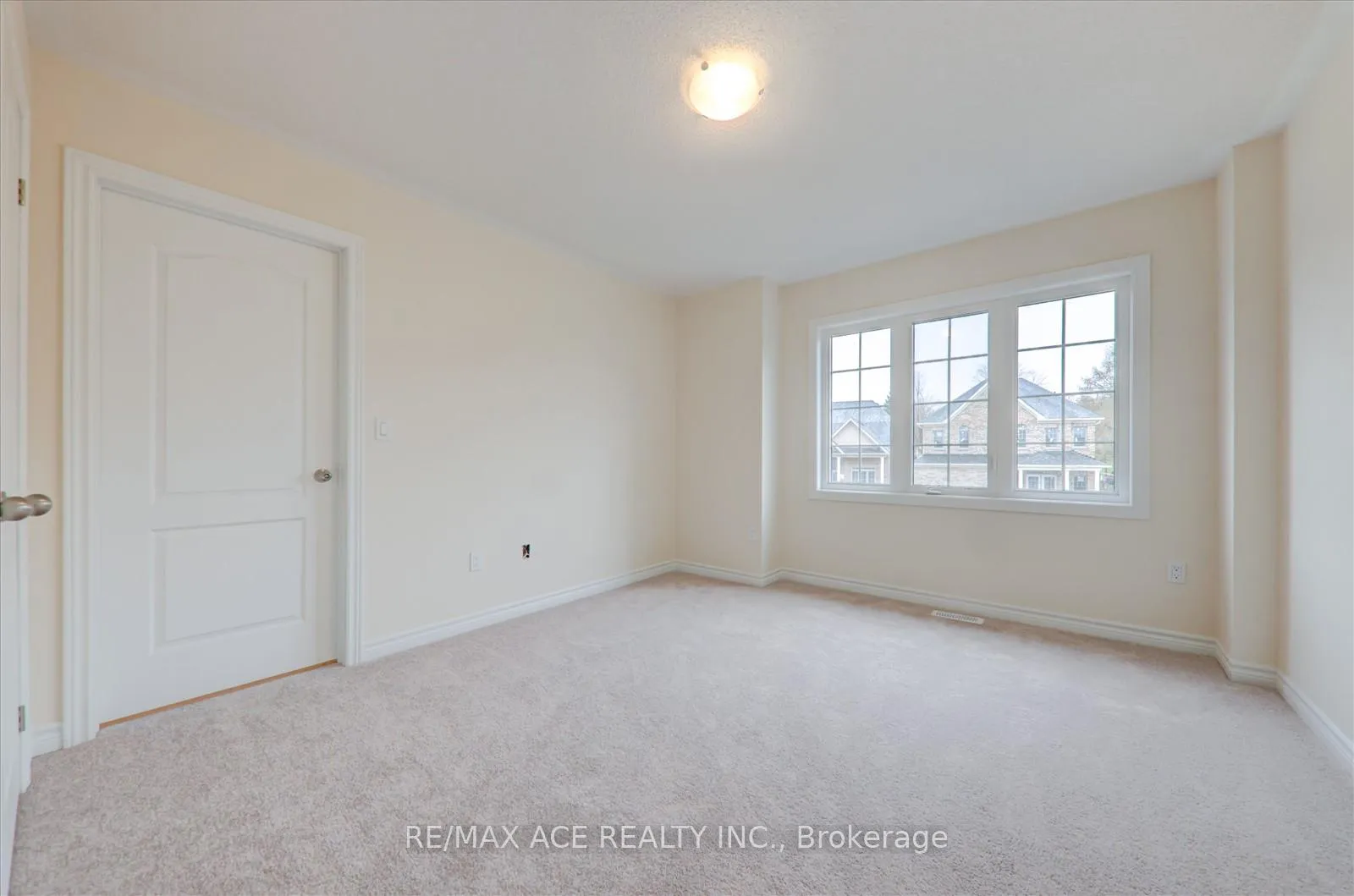 Photo 29 of 41 North Garden Boulevard, Scugog, Port Perry — HOMEH