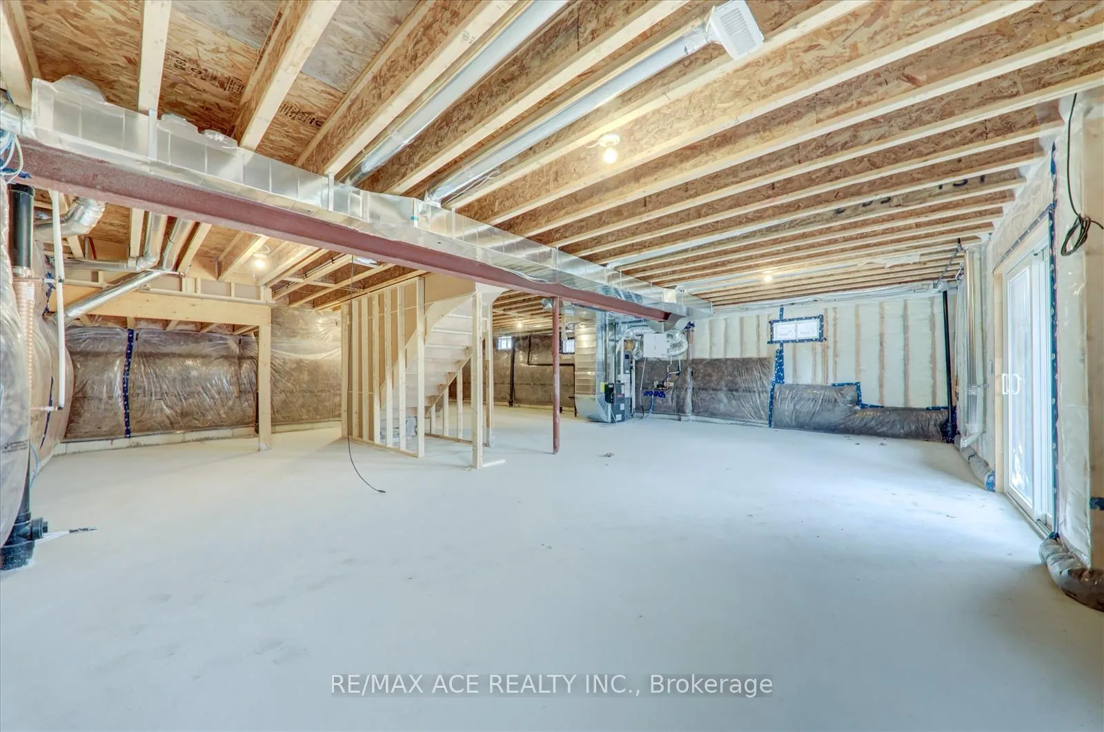 Photo 37 of 41 North Garden Boulevard, Scugog, Port Perry — HOMEH