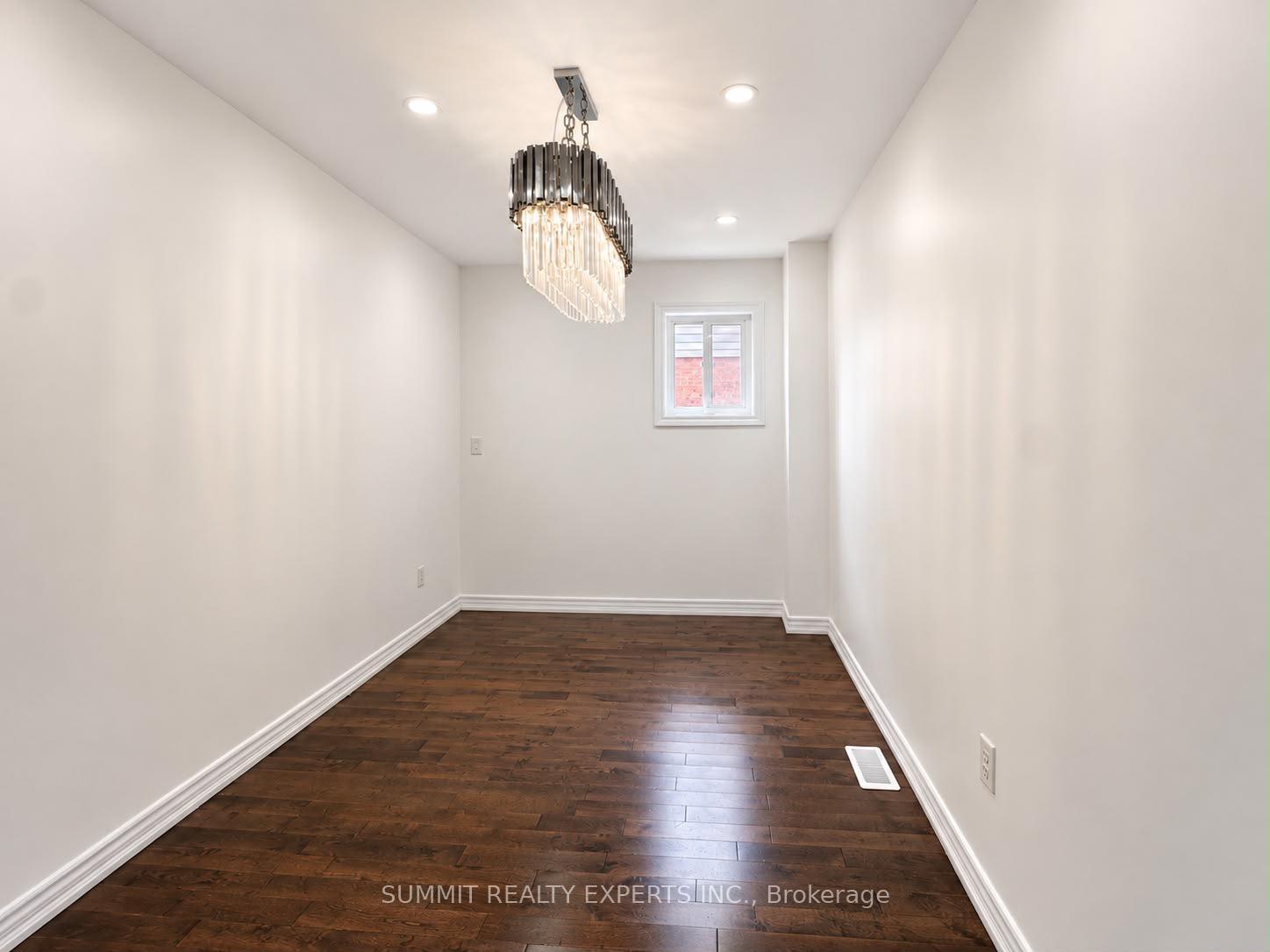 Photo 4 of 25 Deforest Drive, Brampton, Fletcher's Meadow — HOMEH