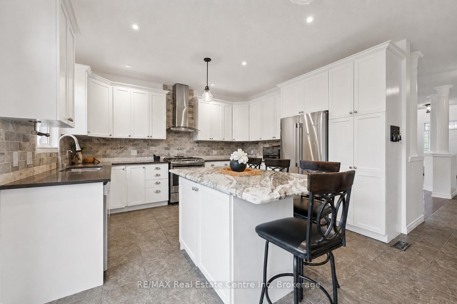 Photo 8 of 7 Hardy Street, Guelph, St. George's — HOMEH