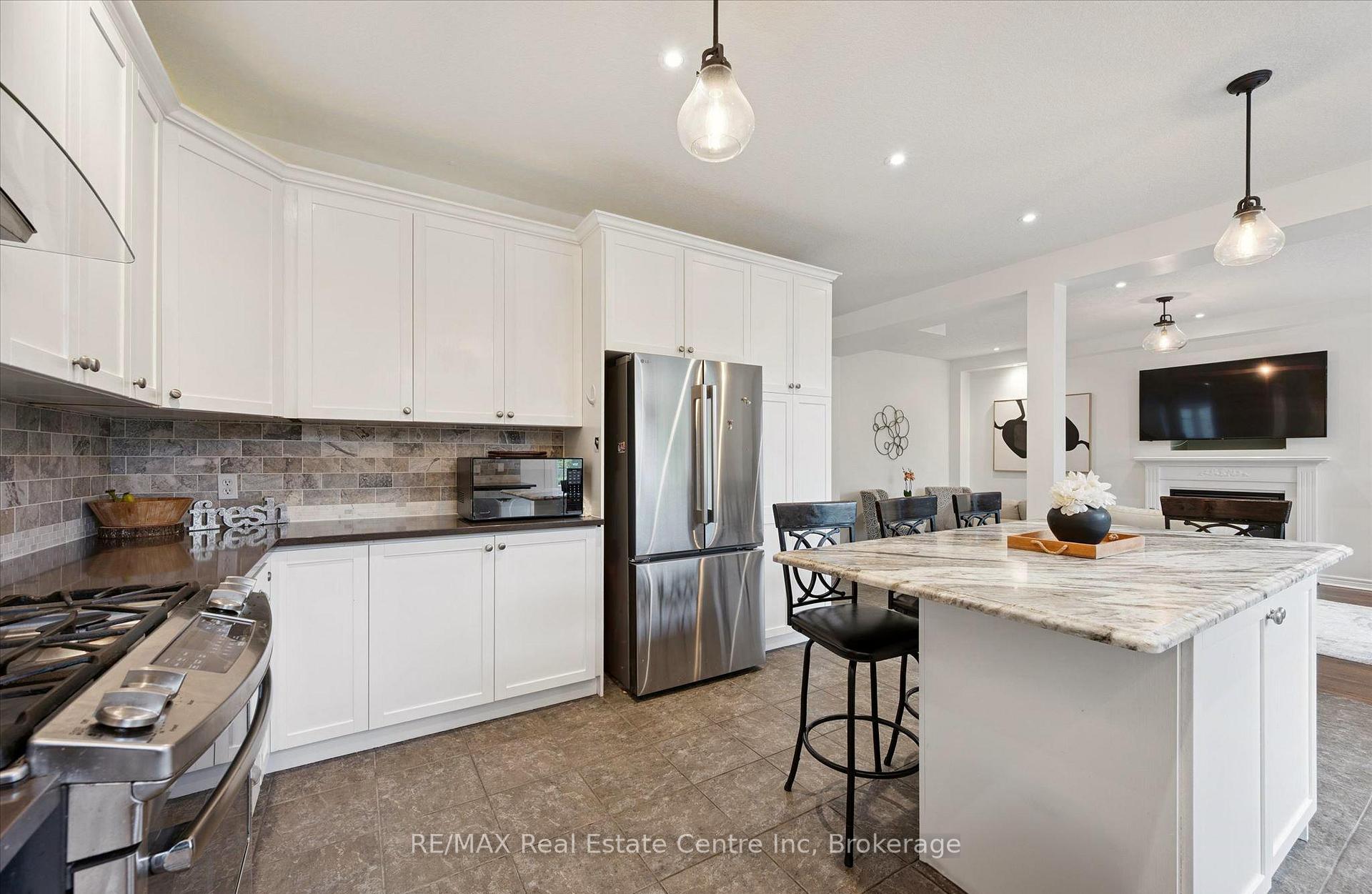 Photo 9 of 7 Hardy Street, Guelph, St. George's — HOMEH