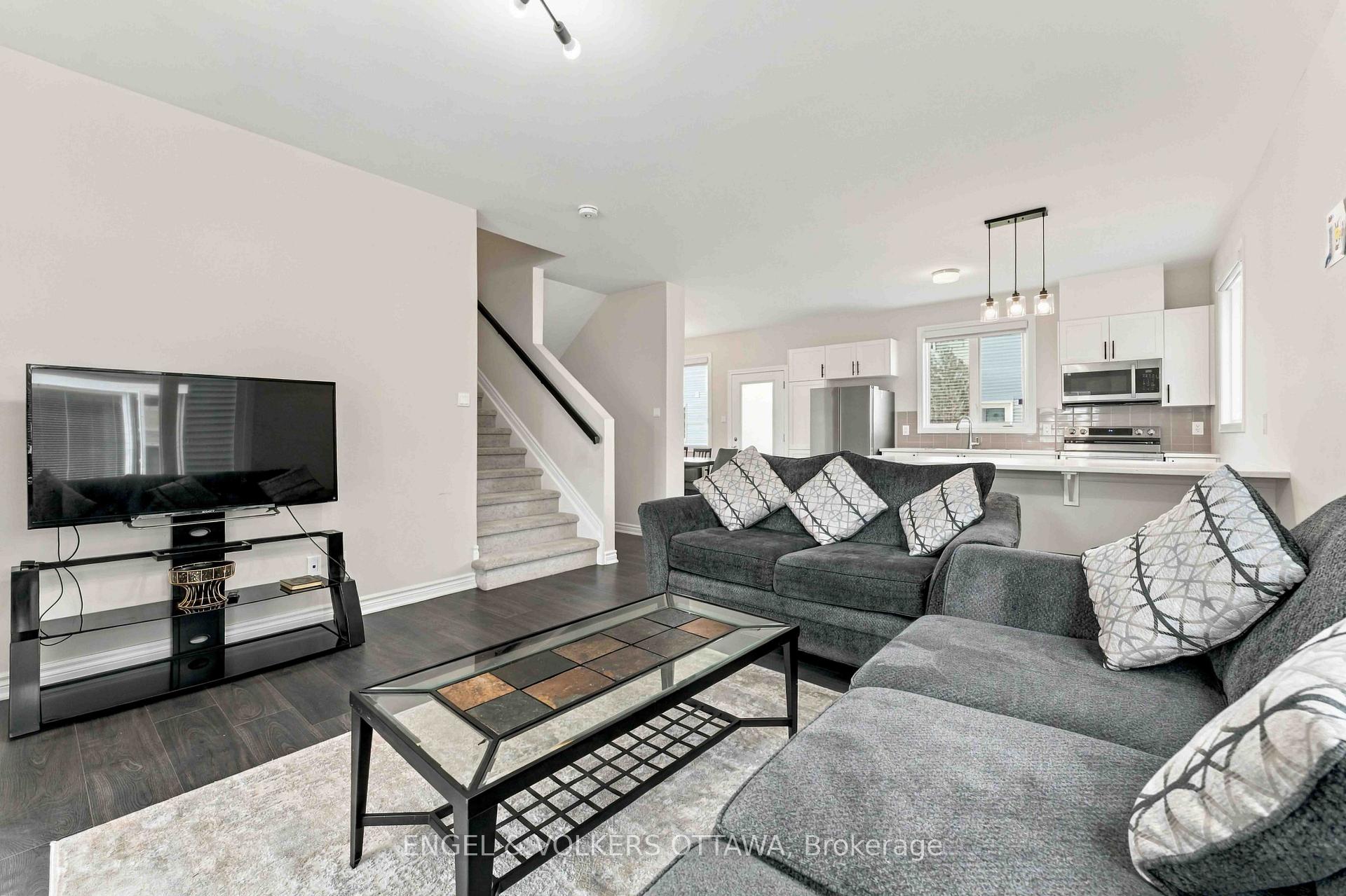 Photo 4 of 182 Ryan Reynolds Way, Ottawa, Avalon West — HOMEH