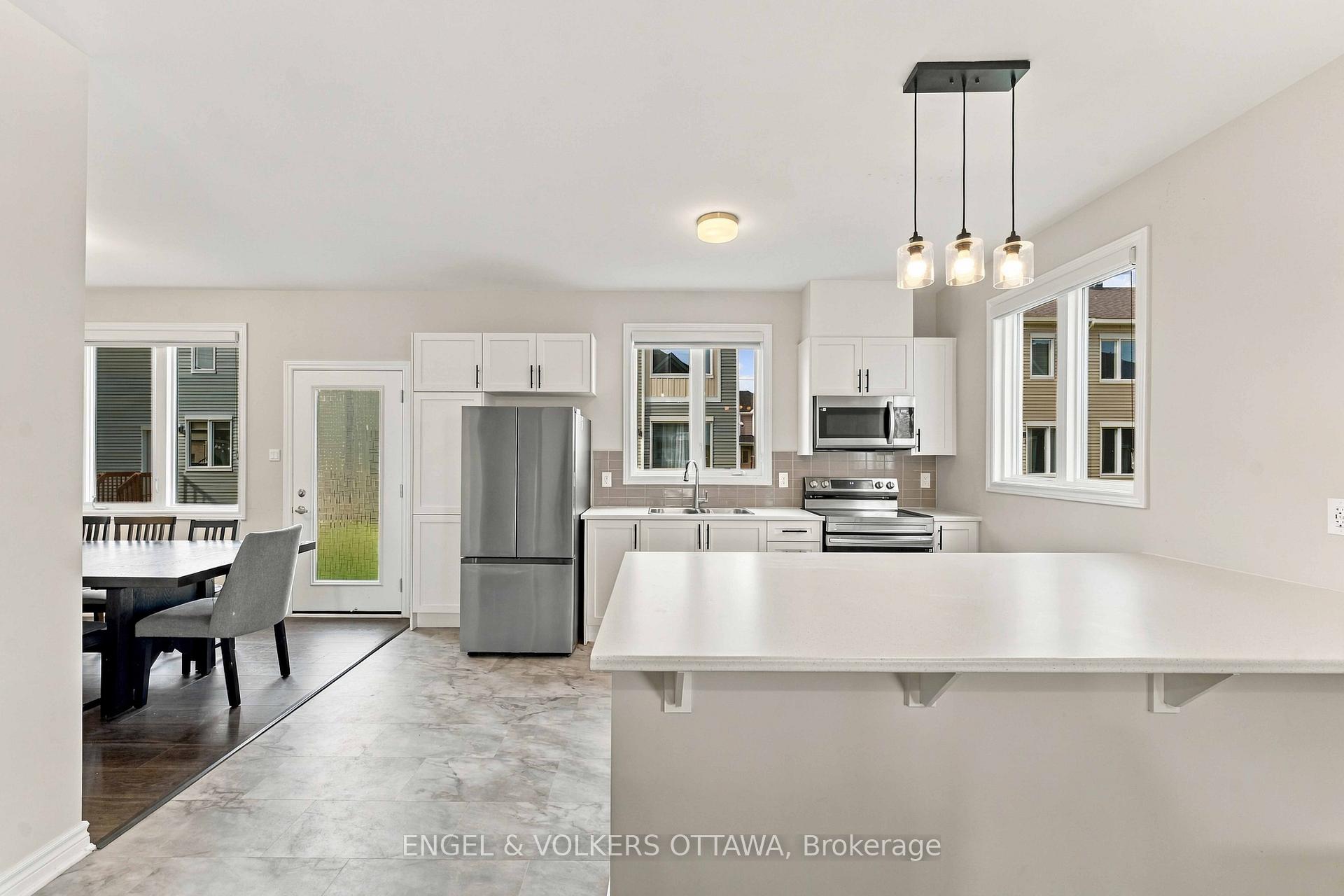 Photo 5 of 182 Ryan Reynolds Way, Ottawa, Avalon West — HOMEH