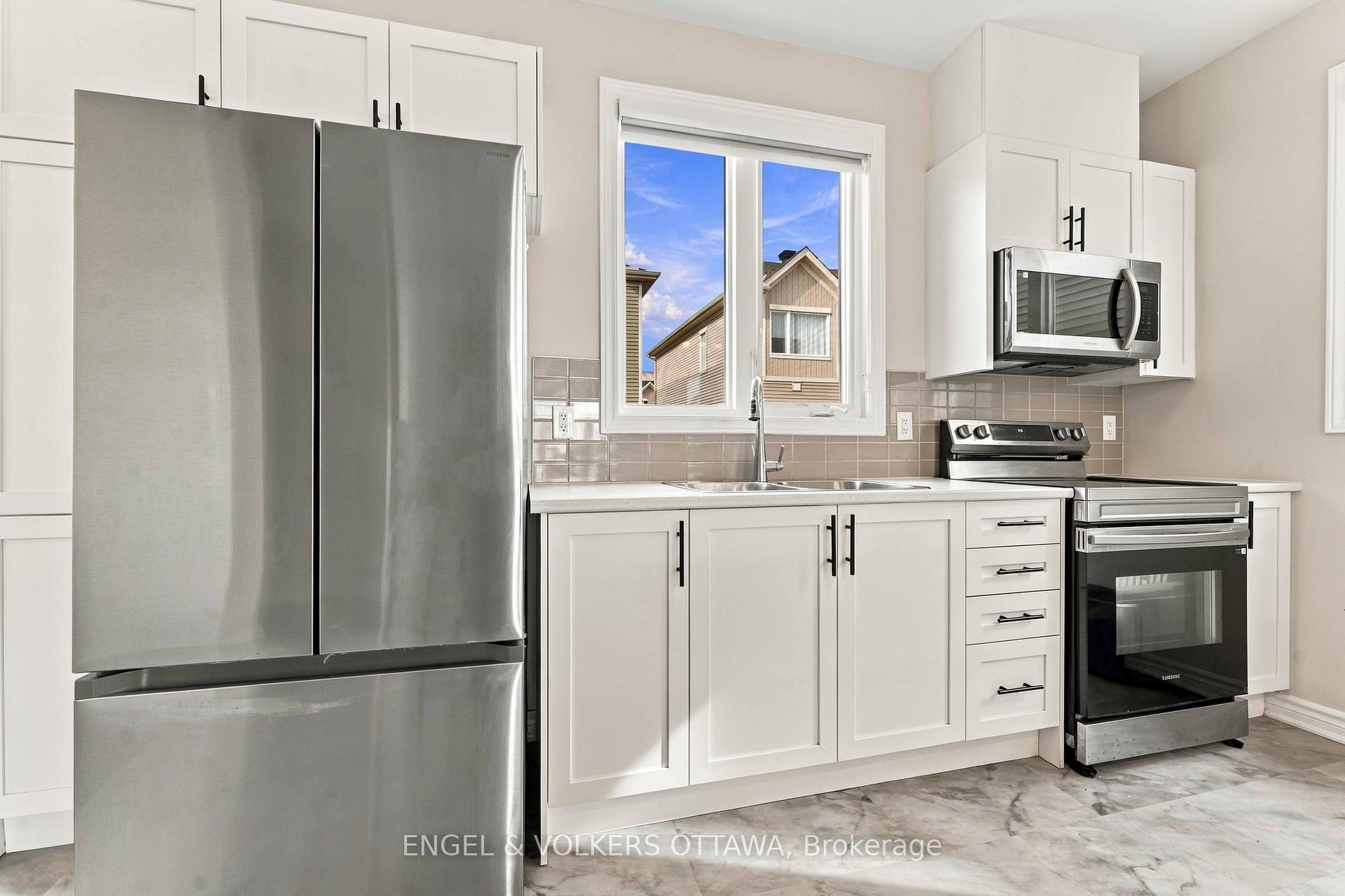 Photo 7 of 182 Ryan Reynolds Way, Ottawa, Avalon West — HOMEH
