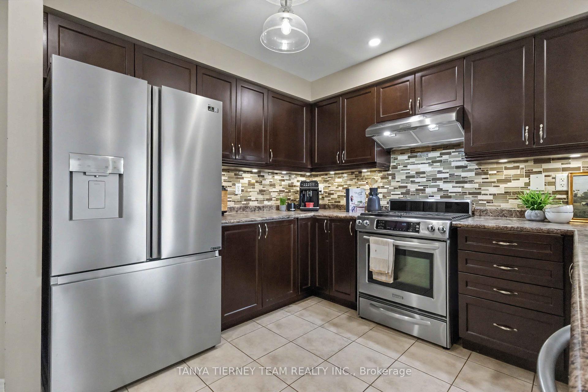 Photo 6 of 96 Mildenhall Place, Whitby, Brooklin — HOMEH