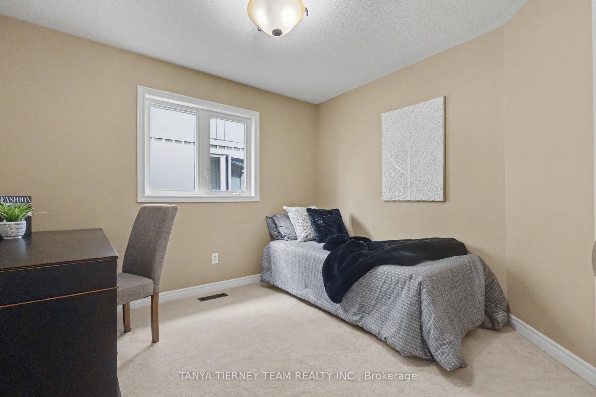 Photo 24 of 96 Mildenhall Place, Whitby, Brooklin — HOMEH