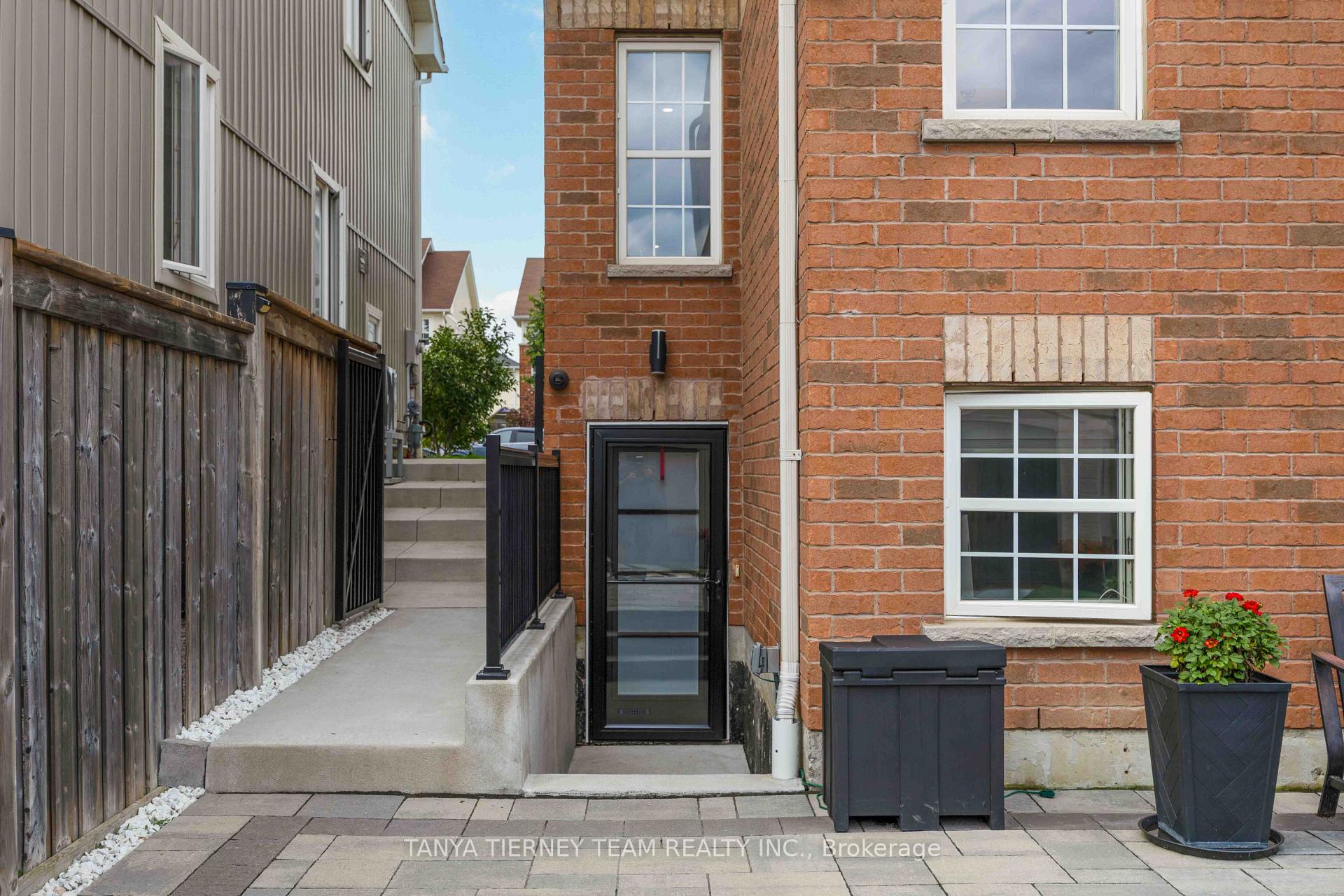 Photo 27 of 96 Mildenhall Place, Whitby, Brooklin — HOMEH