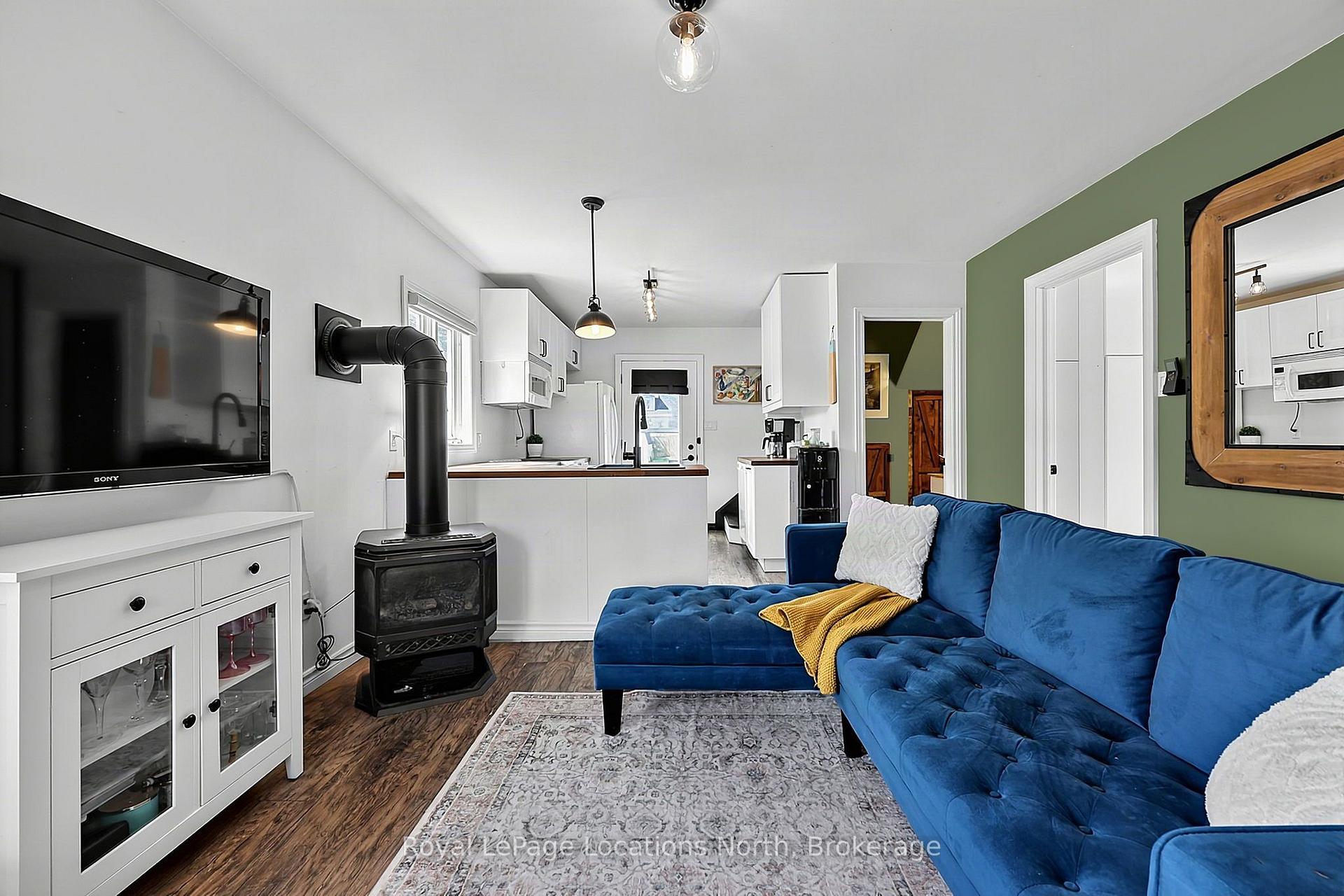 Photo 7 of 204 Sutherland Street N, Clearview, Stayner — HOMEH